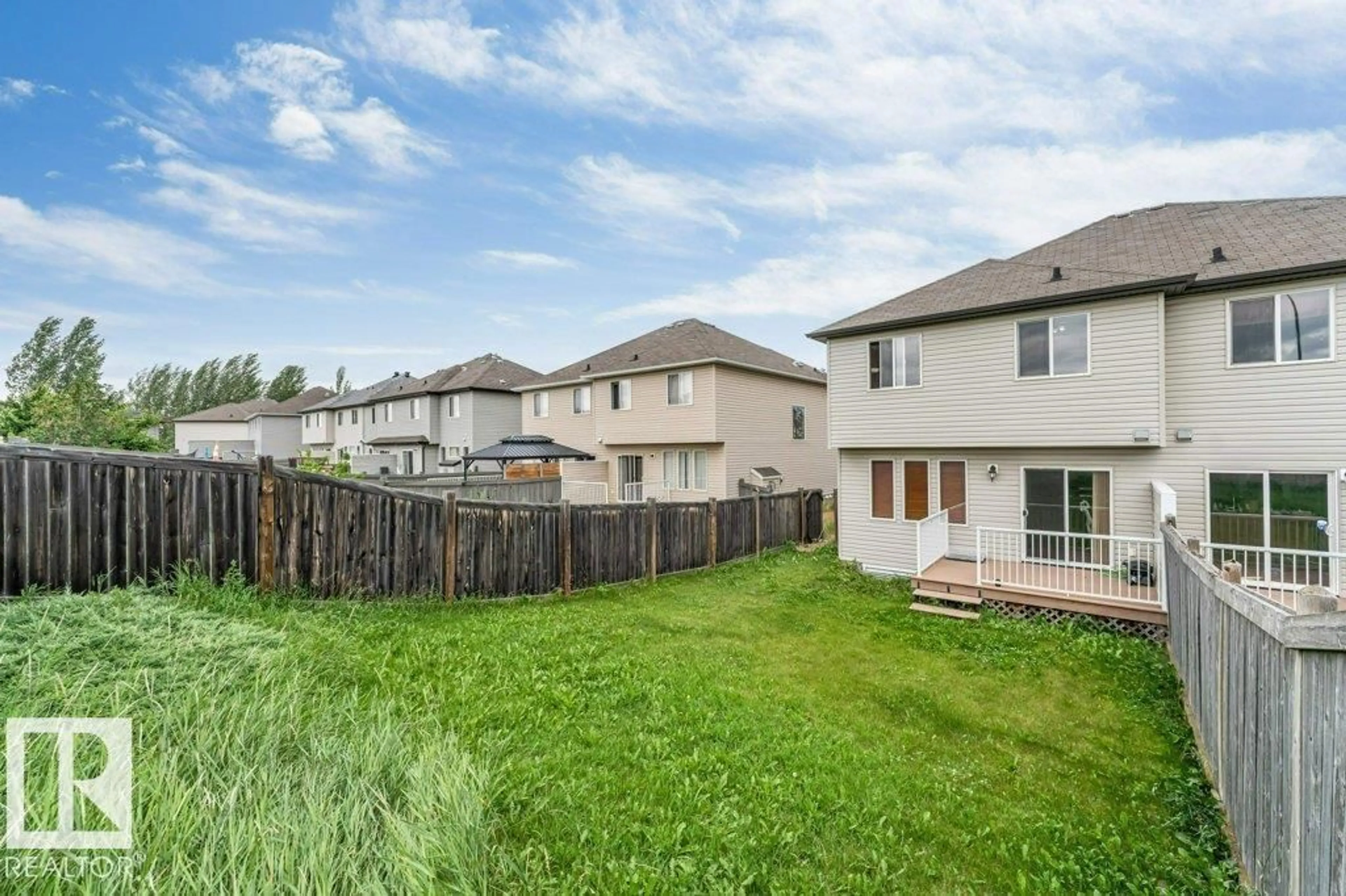 Patio, unknown for 3514 16 ST, Edmonton Alberta T6T0M6
