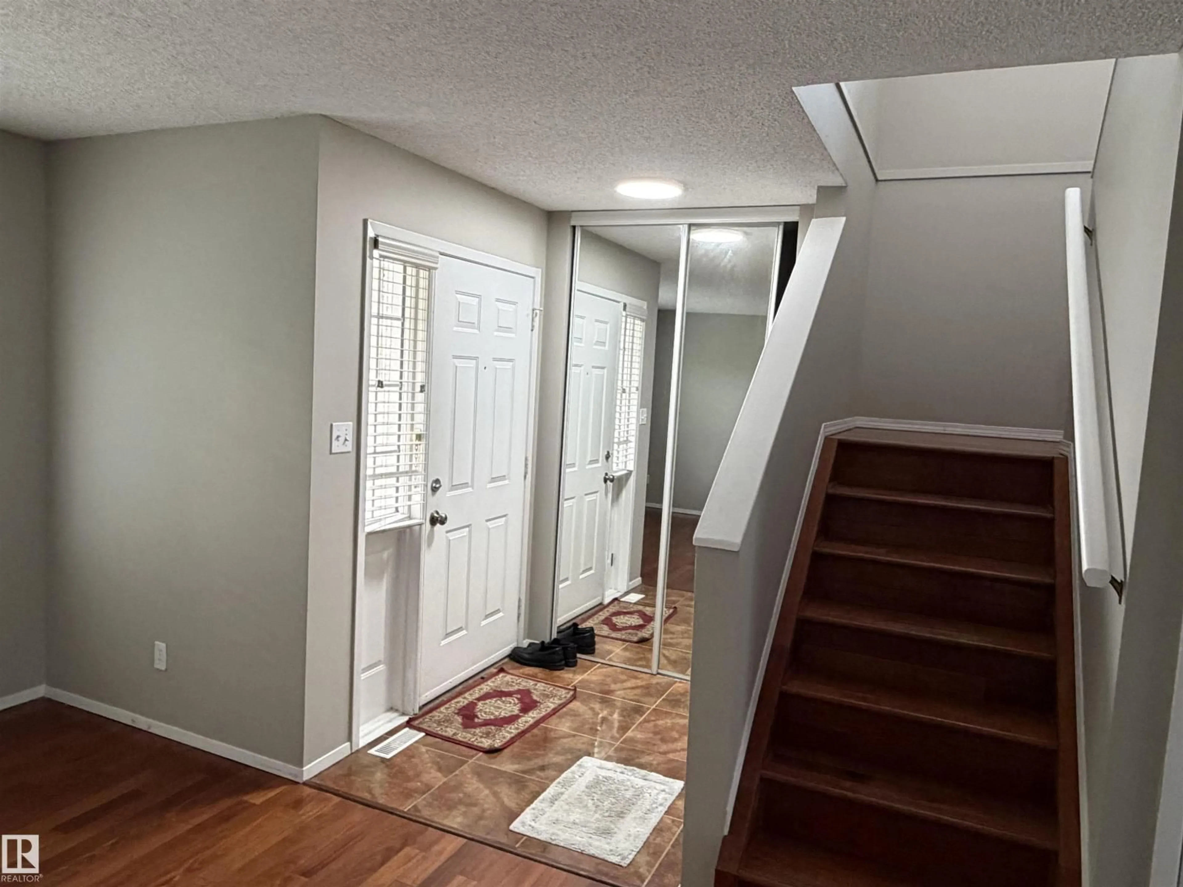 Indoor entryway for NW - 1535 80A ST, Edmonton Alberta T6K4E2