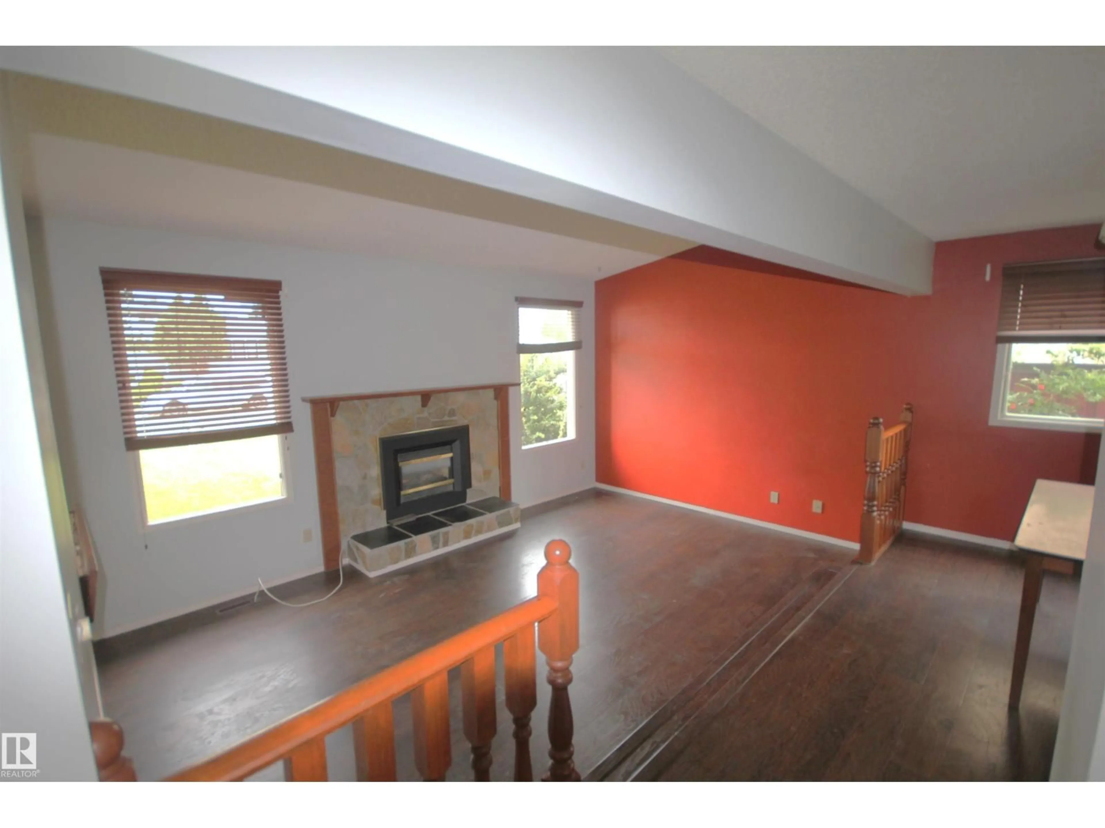 A pic of a room for NW - 16547 113 ST, Edmonton Alberta T5X4T2