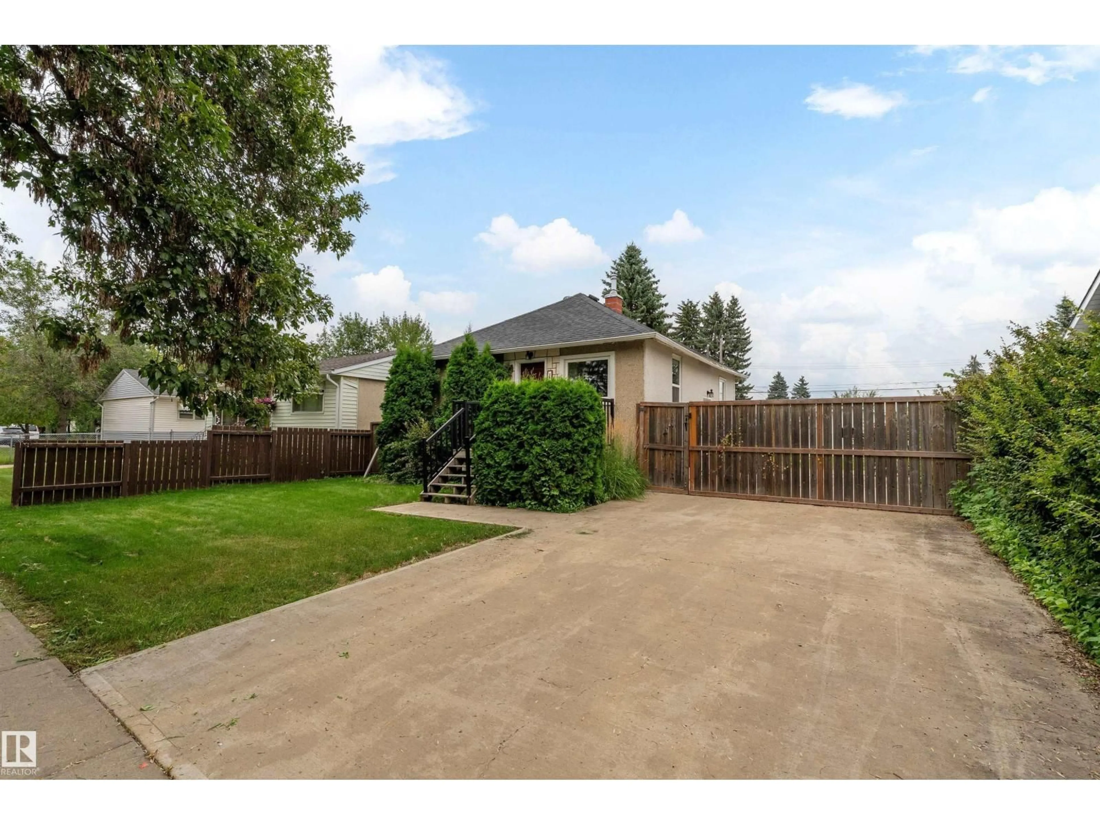 Unknown for 10941 150 ST, Edmonton Alberta T5P1R8