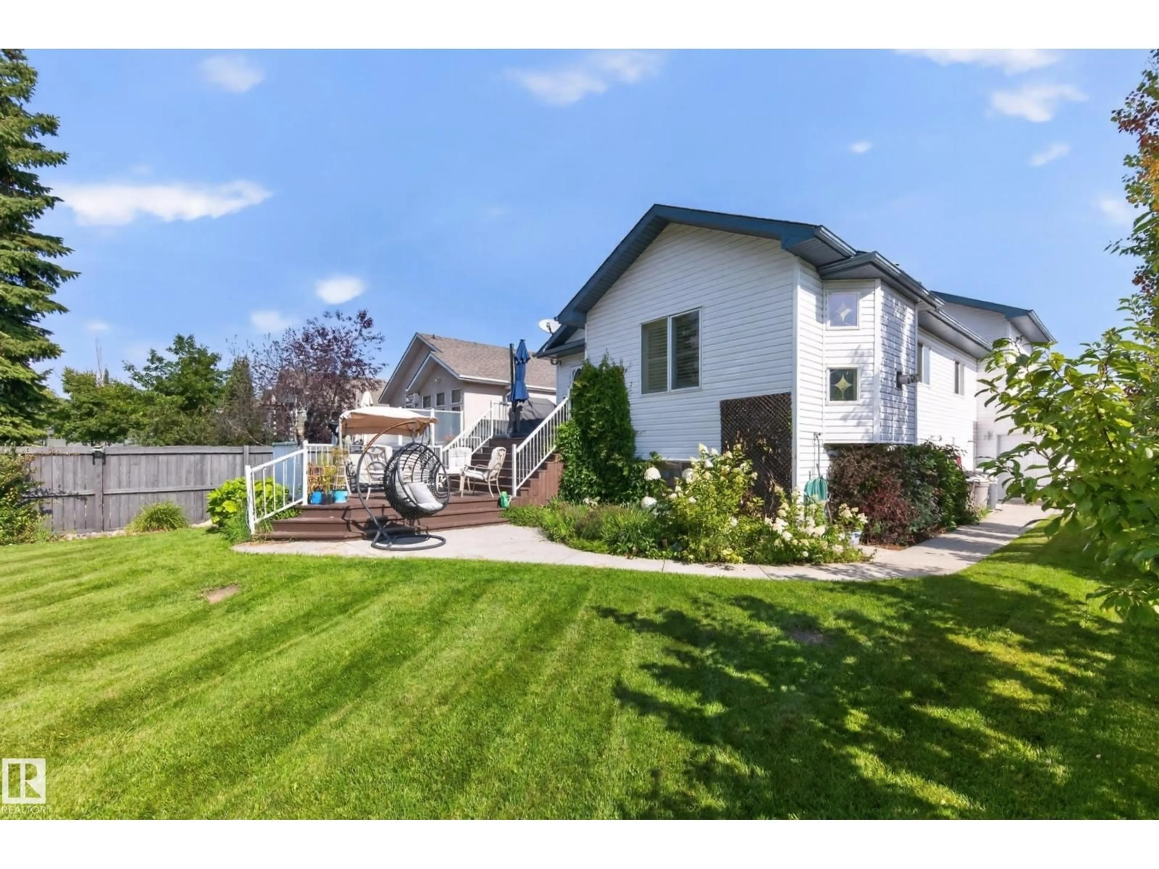 A pic from outside/outdoor area/front of a property/back of a property/a pic from drone, street for 29 SECOND AV, Ardrossan Alberta T8E2A2