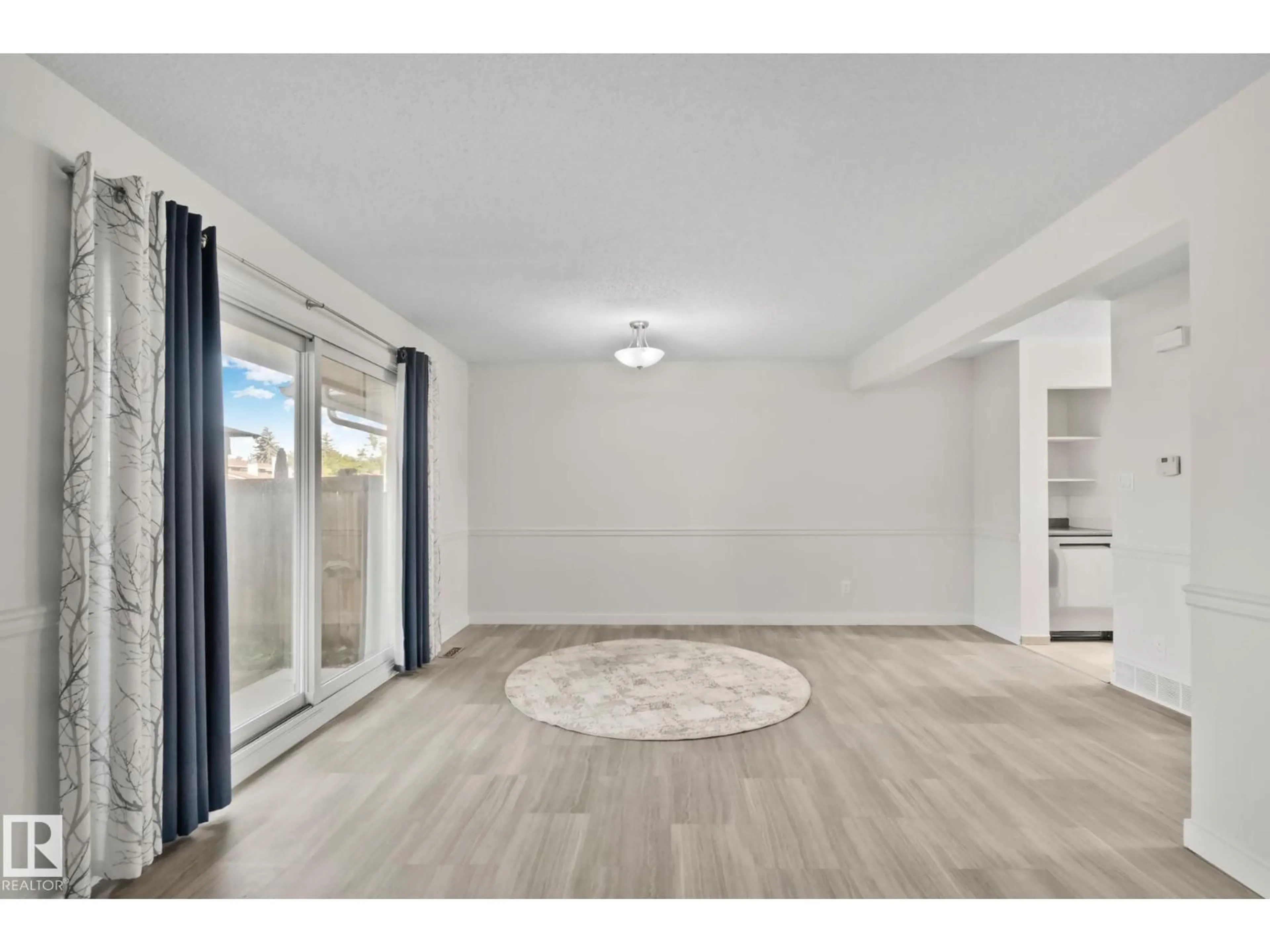 A pic of a room for 18337 66 AV, Edmonton Alberta T5T1Z5