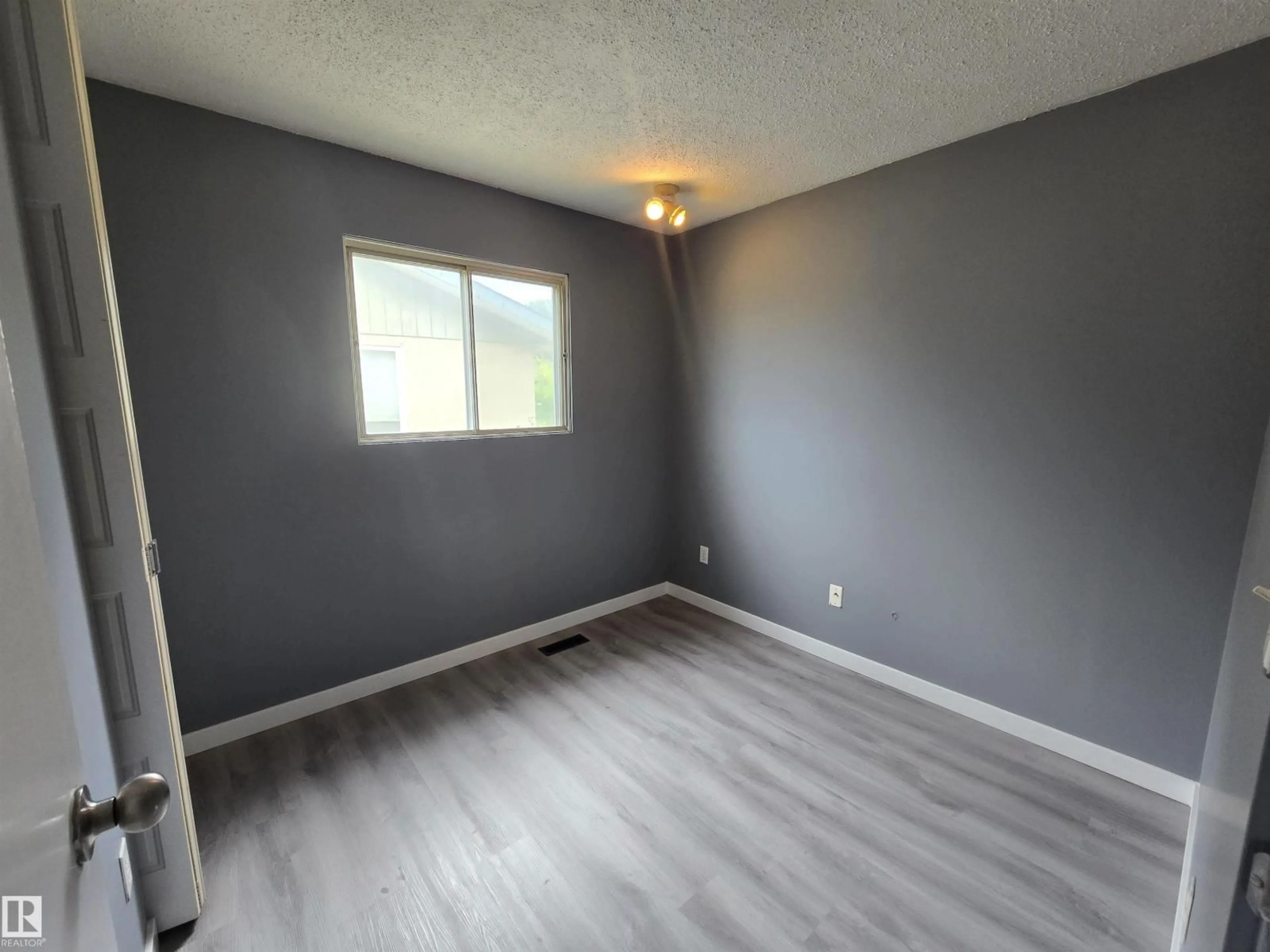 A pic of a room for 10829 167A AV, Edmonton Alberta T5X2Y9