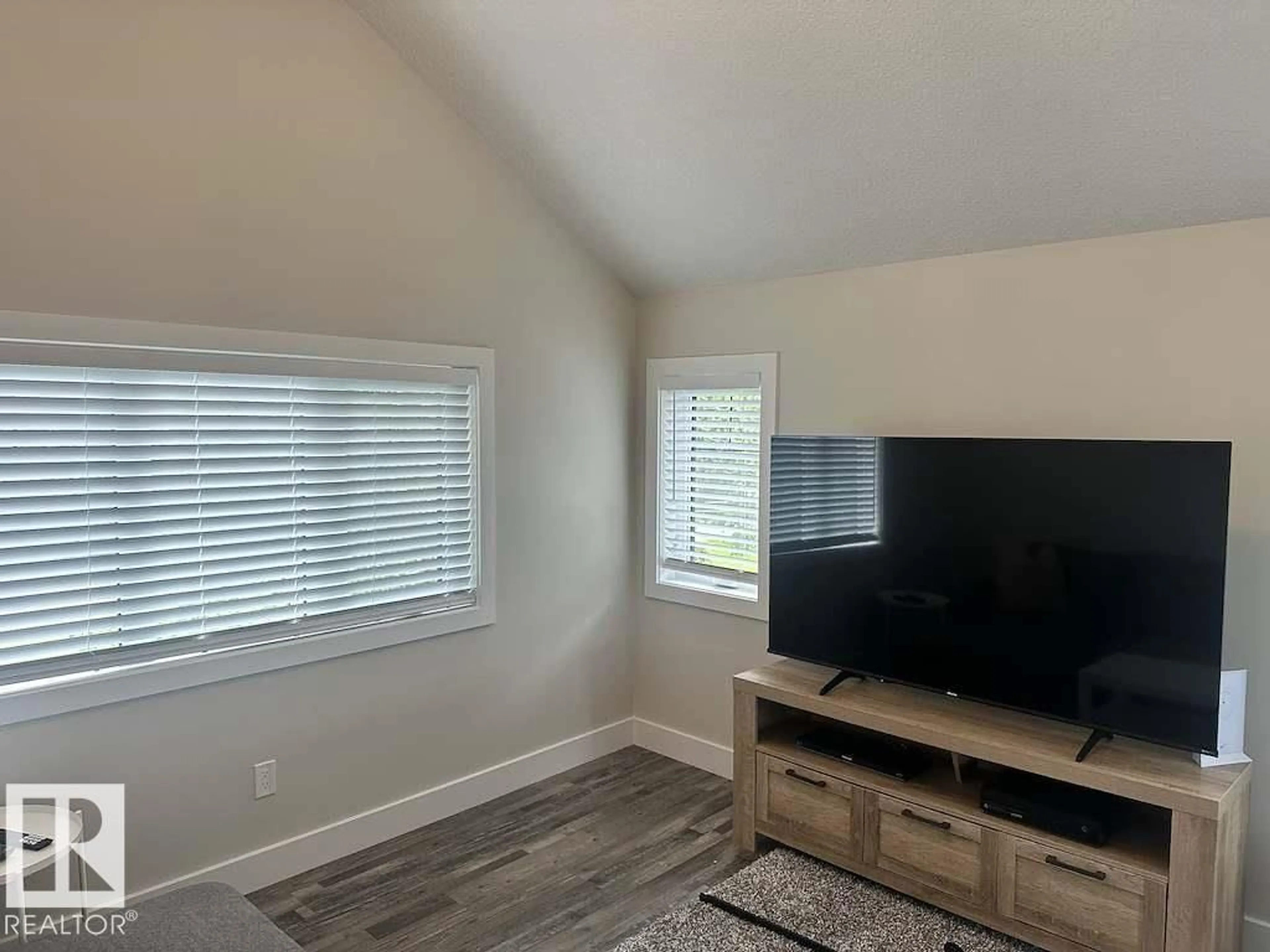A pic of a room for 801 8 ST, Rural Lac Ste. Anne County Alberta T0E0A2