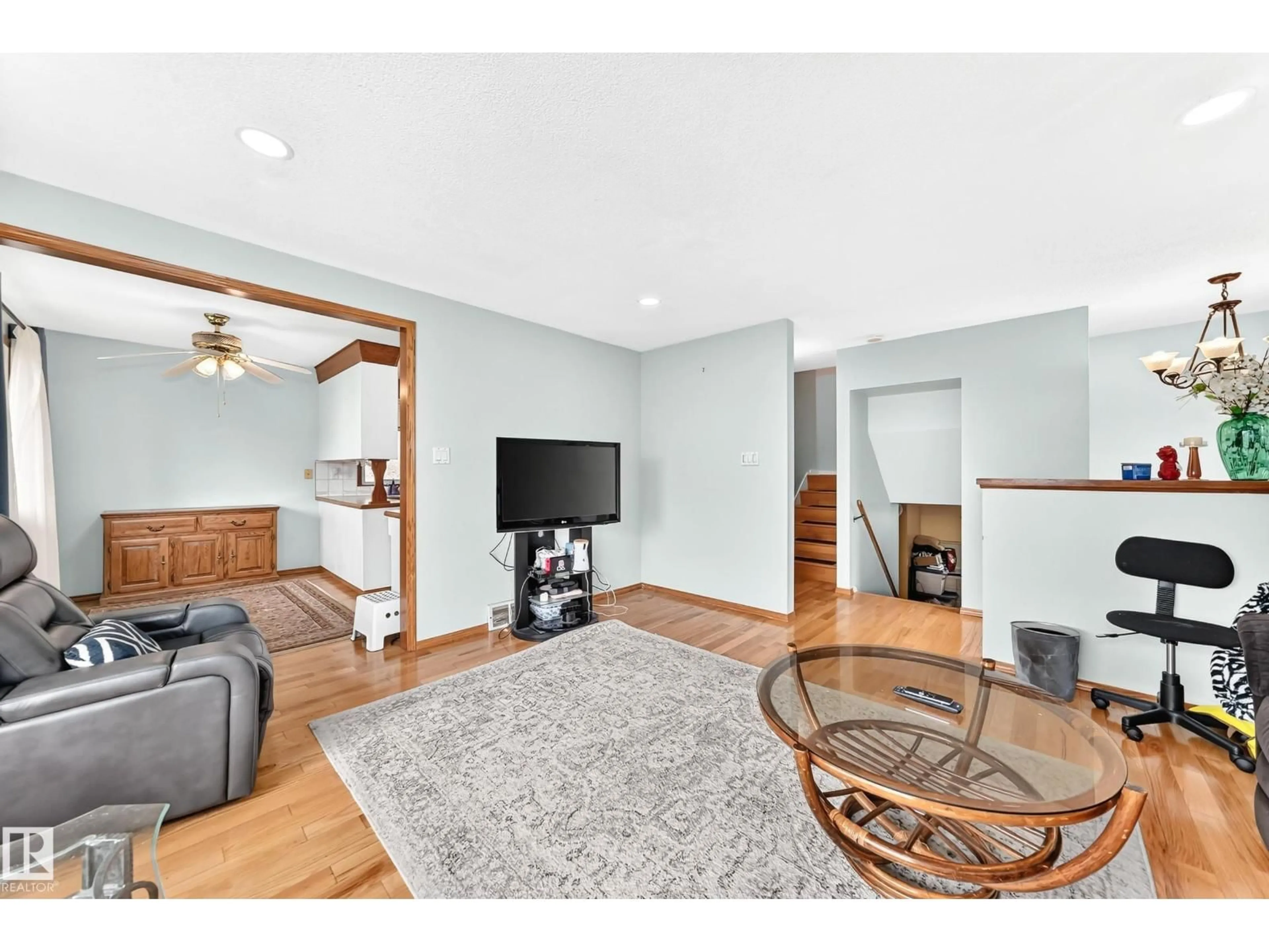Living room with furniture, unknown for 7312 DELWOOD RD, Edmonton Alberta T5C3A7