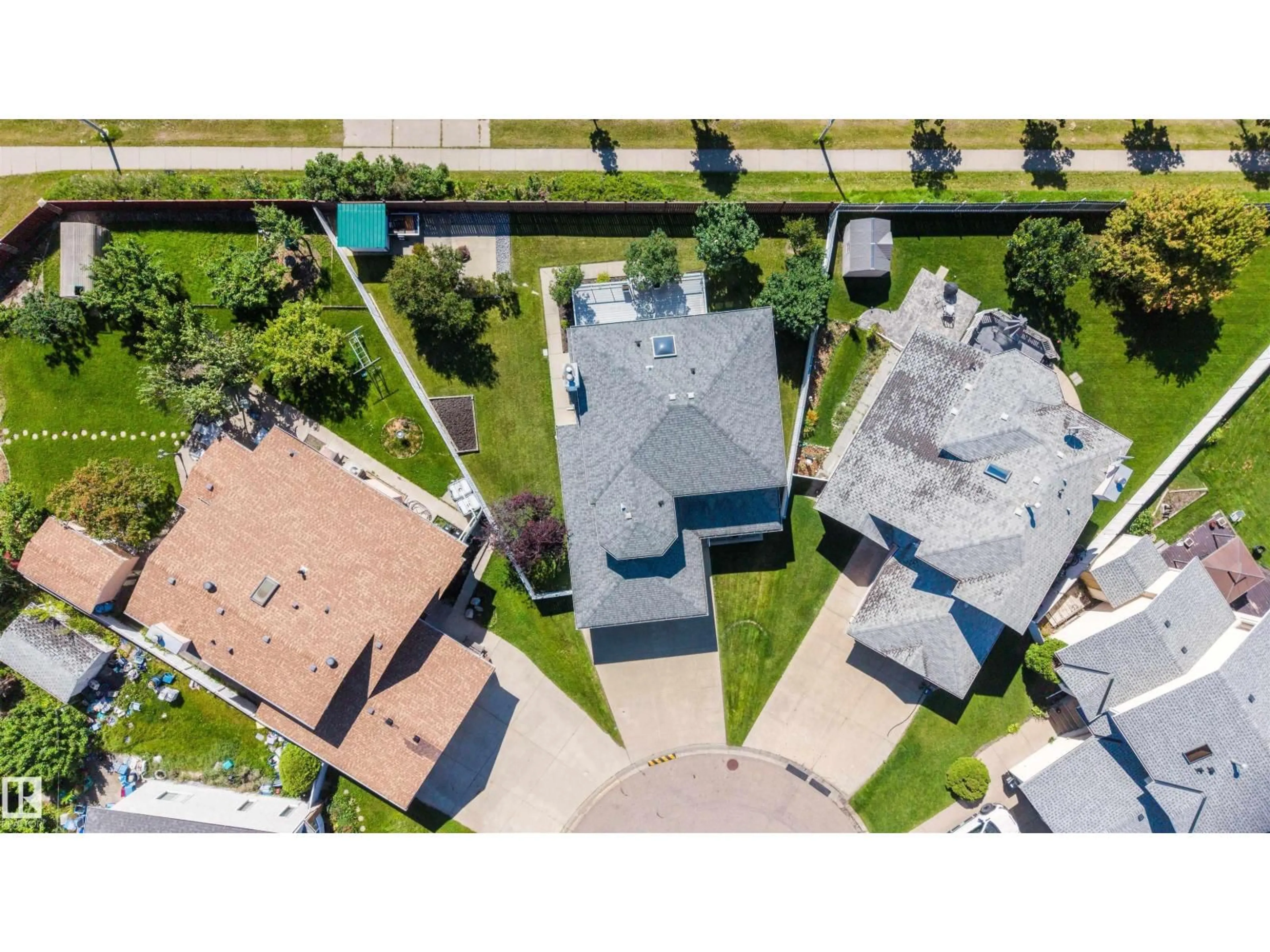 A pic from outside/outdoor area/front of a property/back of a property/a pic from drone, street for 15304 74 ST, Edmonton Alberta T5Z2X8