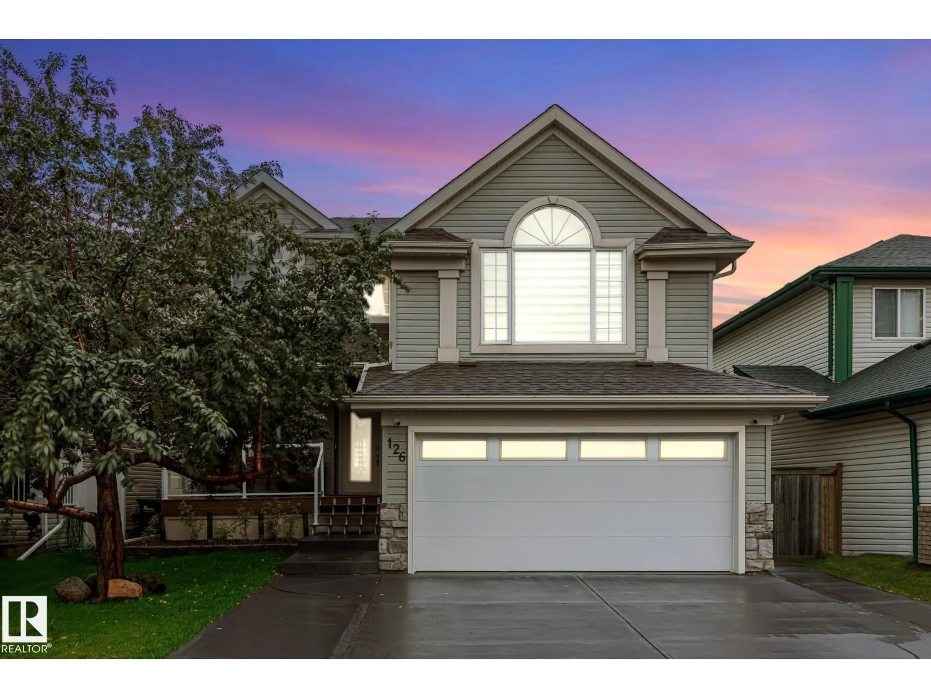 Home with vinyl exterior material, street for 126 ORCHID CR, Sherwood Park Alberta T8H2E2