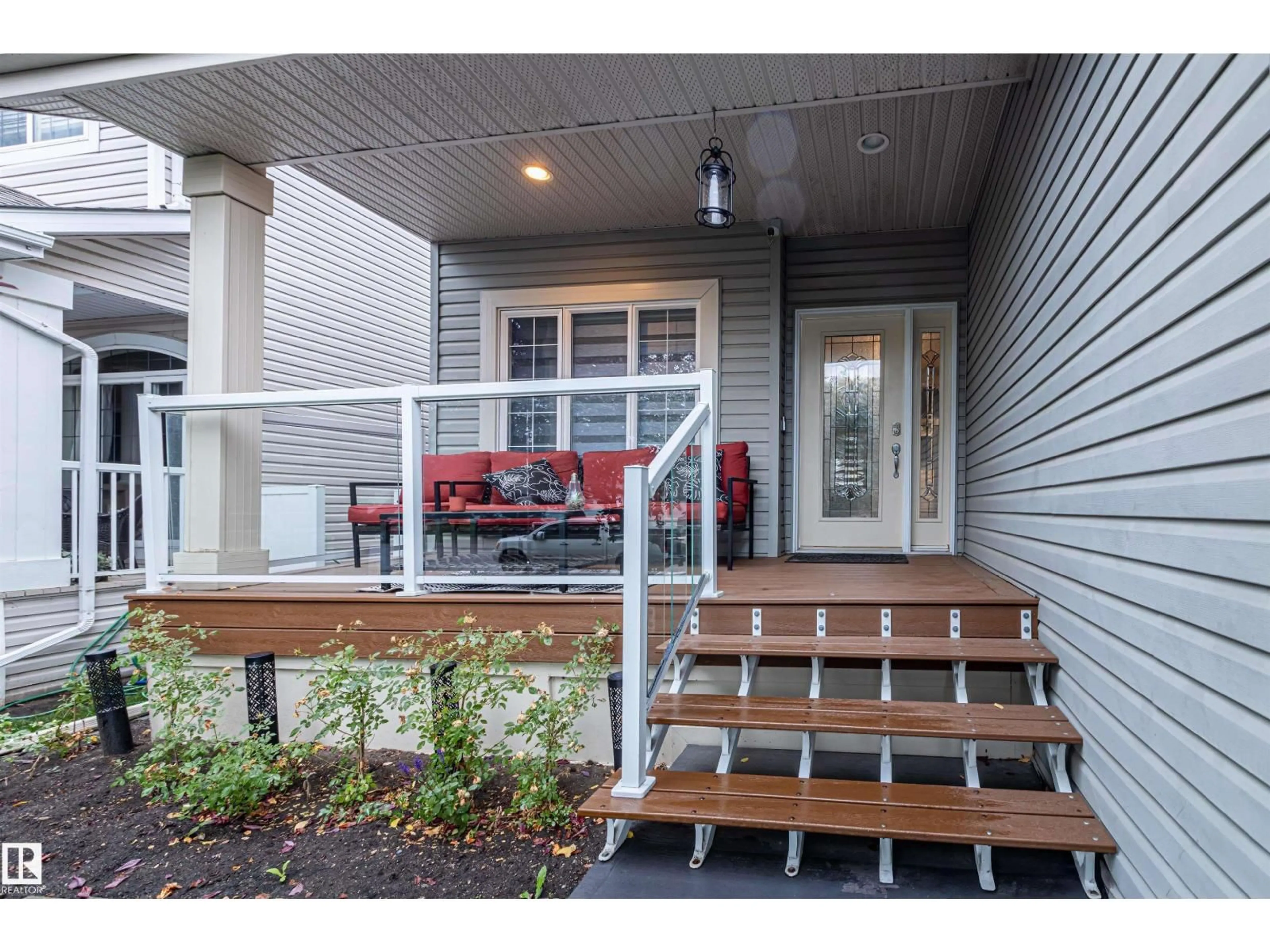 Indoor entryway for 126 ORCHID CR, Sherwood Park Alberta T8H2E2
