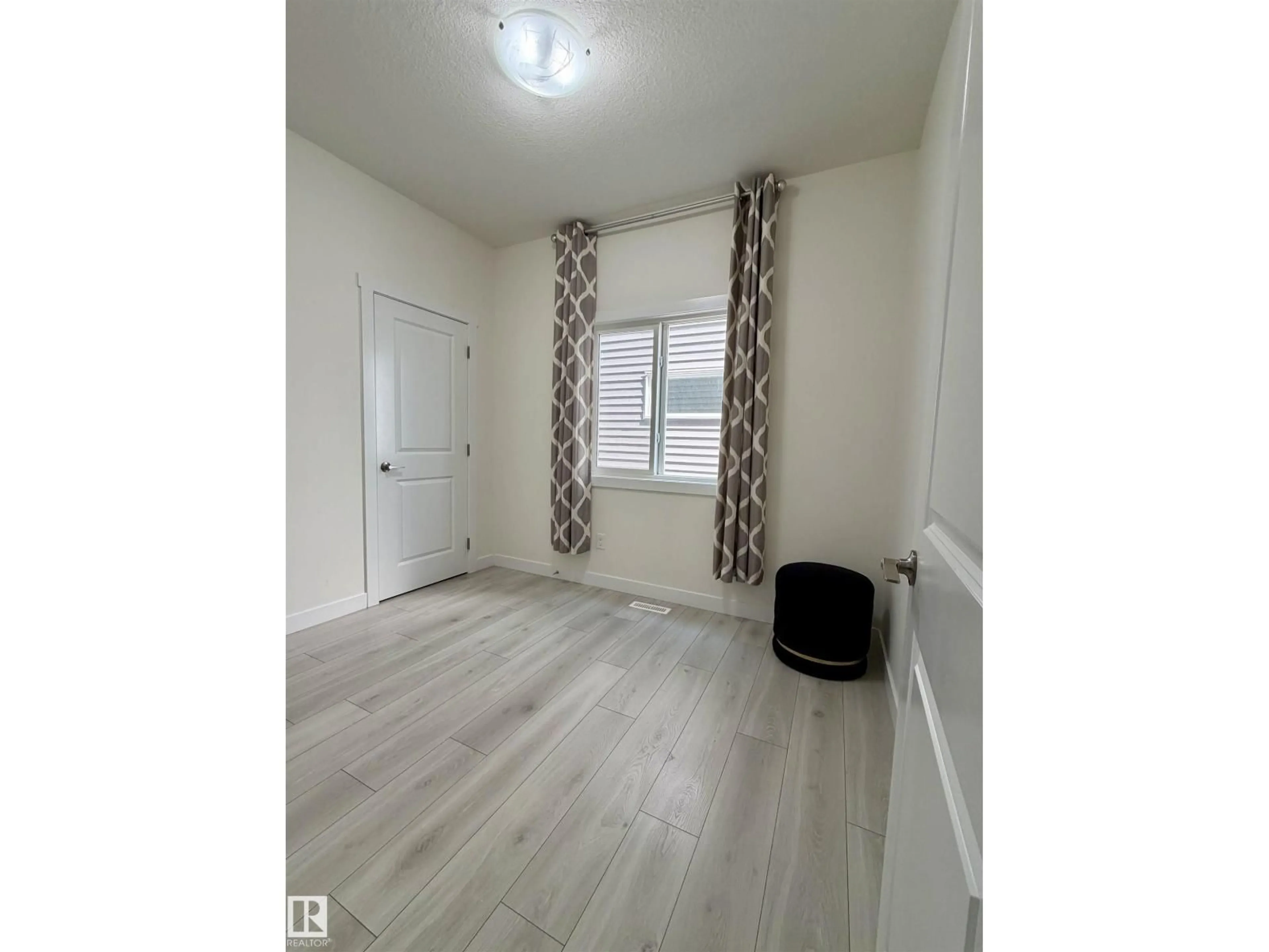 A pic of a room for 85 MEADOWLINK CM, Spruce Grove Alberta T7X2X3
