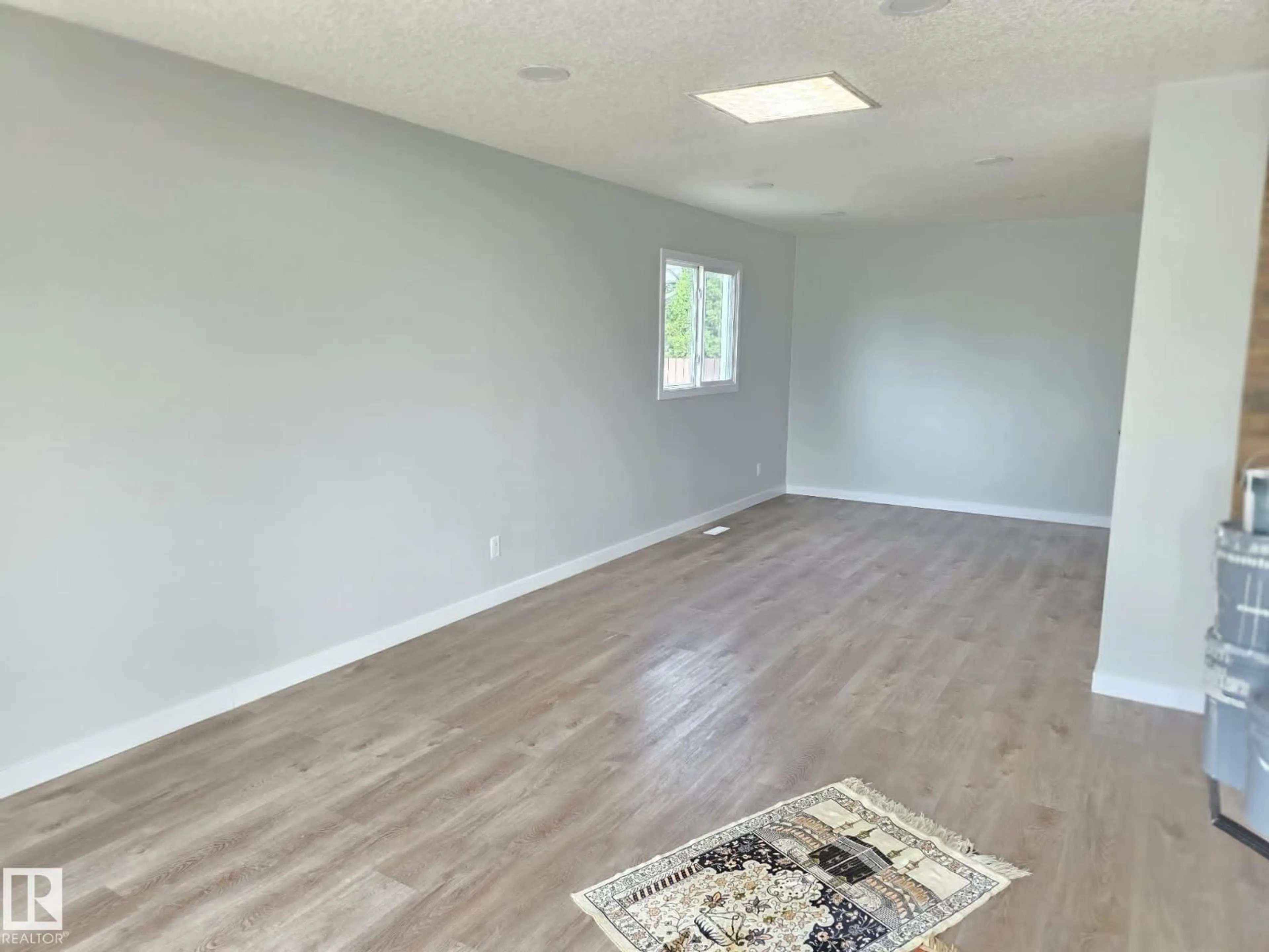 A pic of a room for 12120 146 AV, Edmonton Alberta T5X1V3