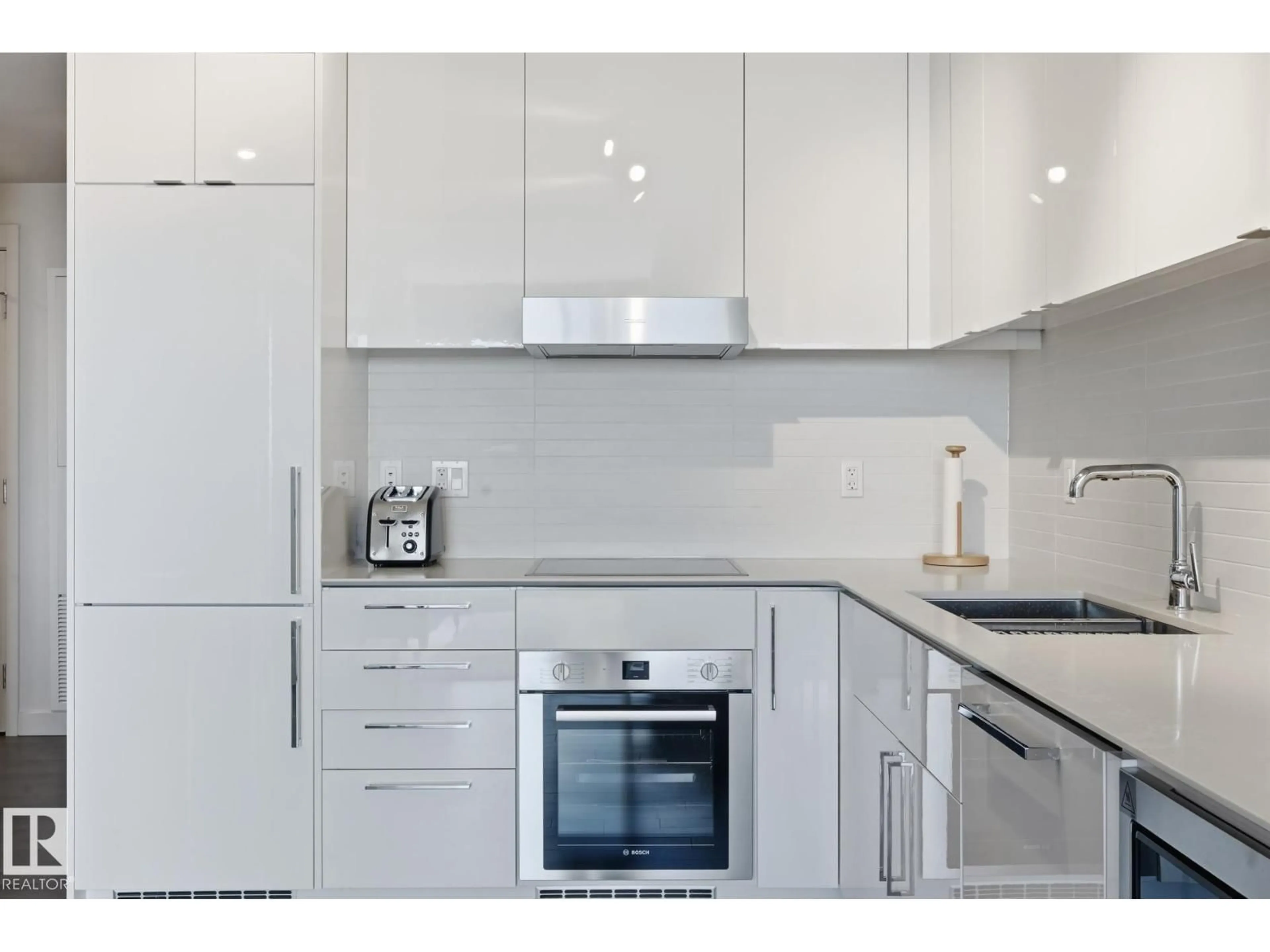 Standard kitchen, unknown for 2911 - 10360 102 ST NW, Edmonton Alberta T5J0K6