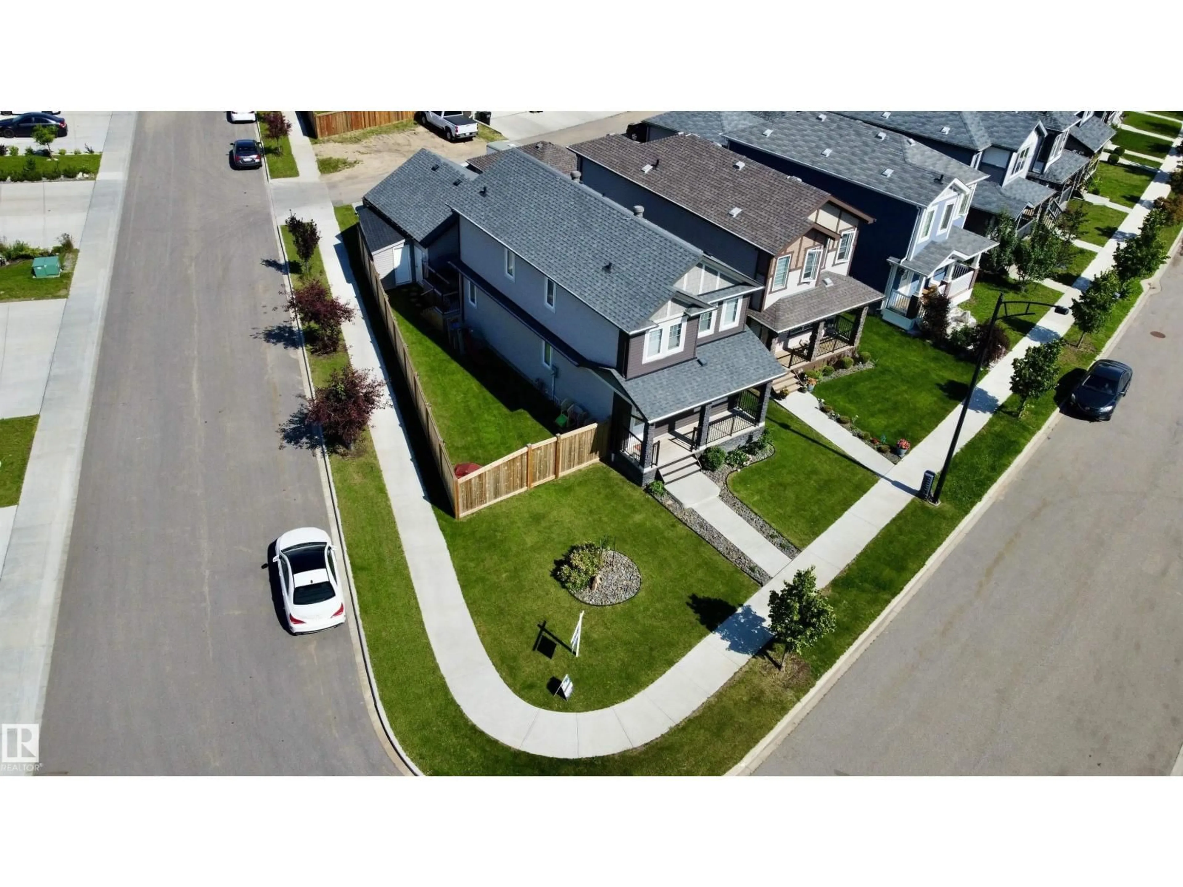 A pic from outside/outdoor area/front of a property/back of a property/a pic from drone, street for NW - 17359 49 ST, Edmonton Alberta T5Y3W1