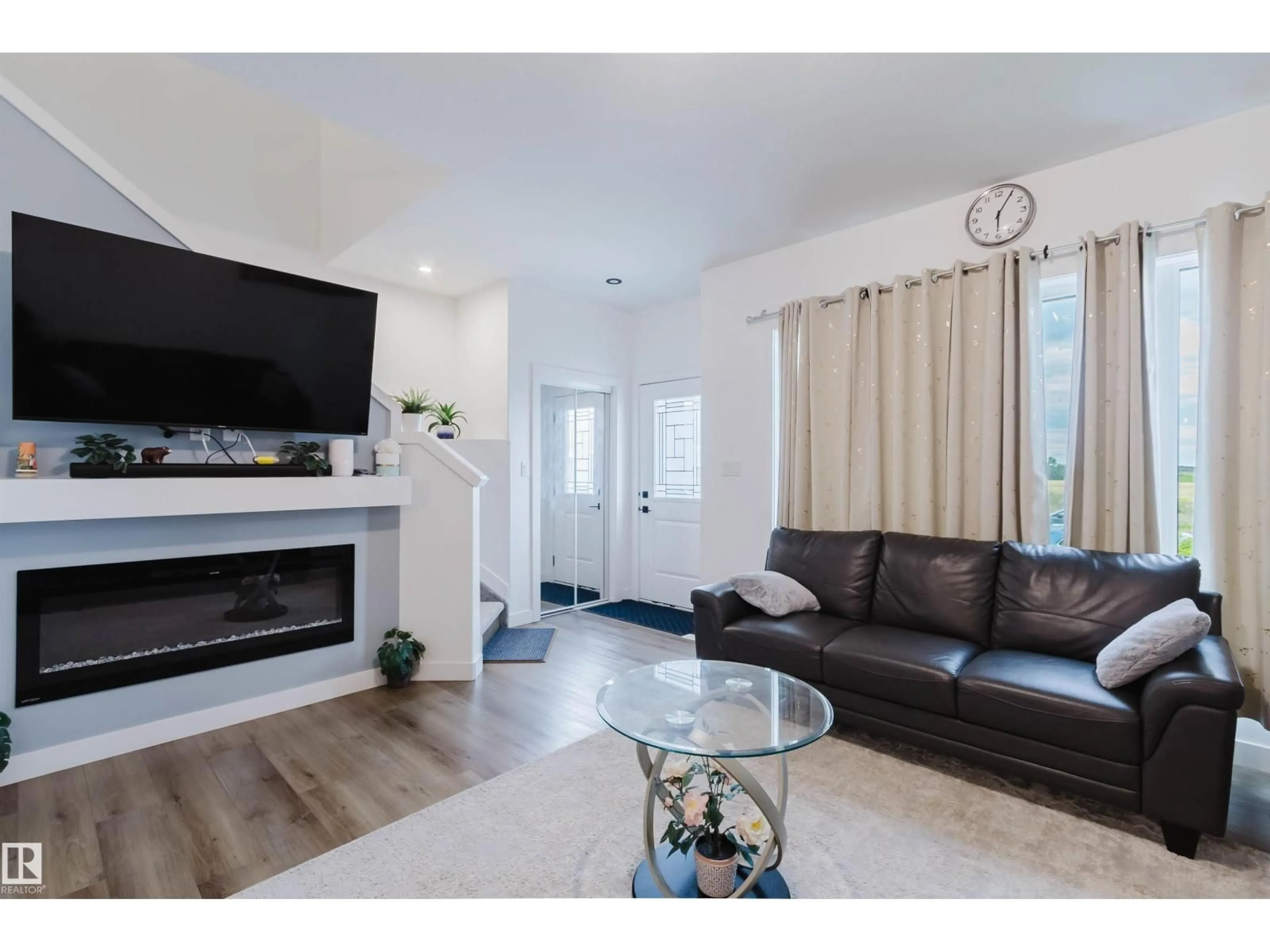 Living room with furniture, unknown for 104 MEADOWVIEW WAY, Leduc Alberta T9E1R6