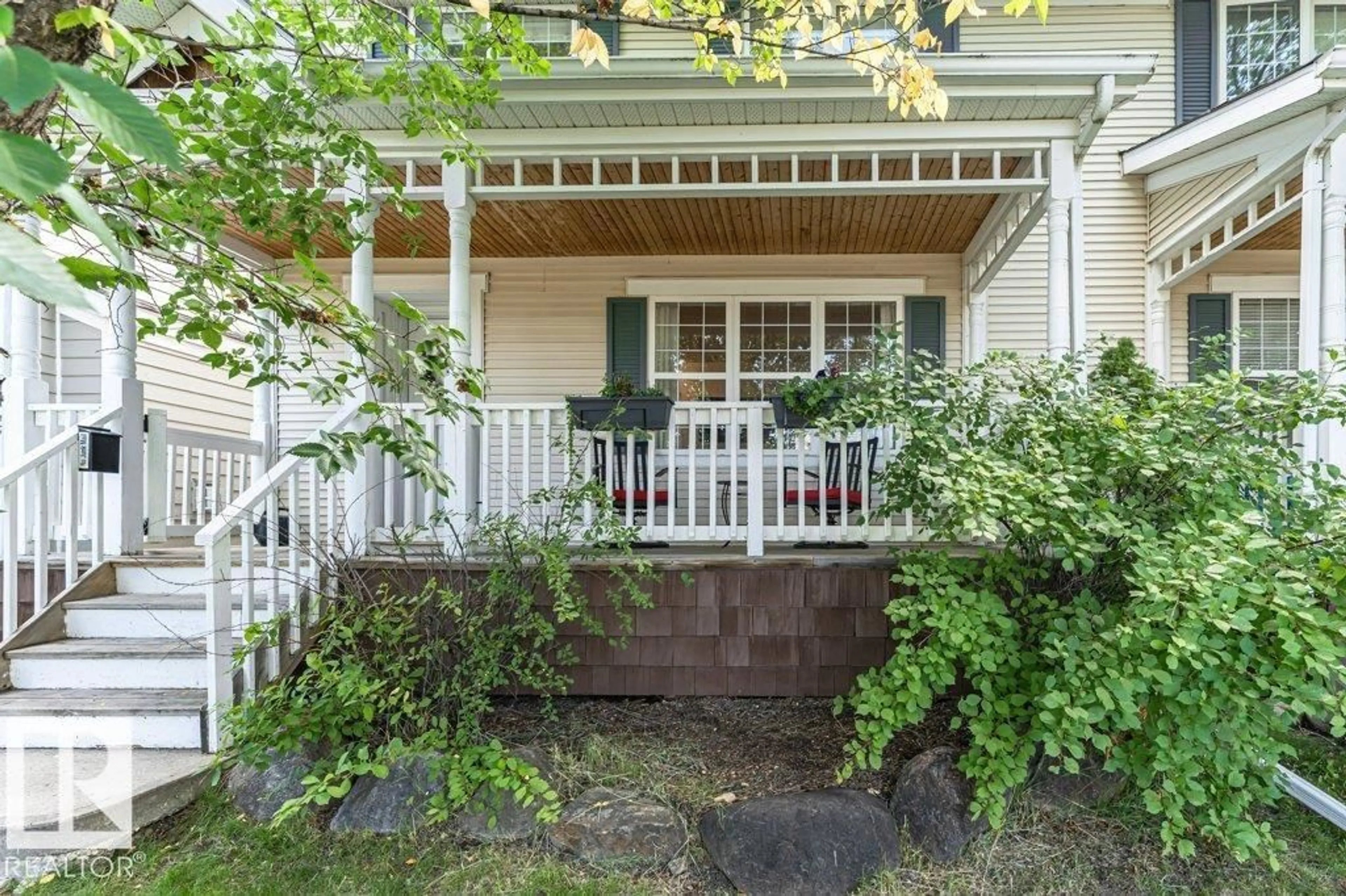 Patio, street for 1539 KINROSS RD, Edmonton Alberta T5E1Z9