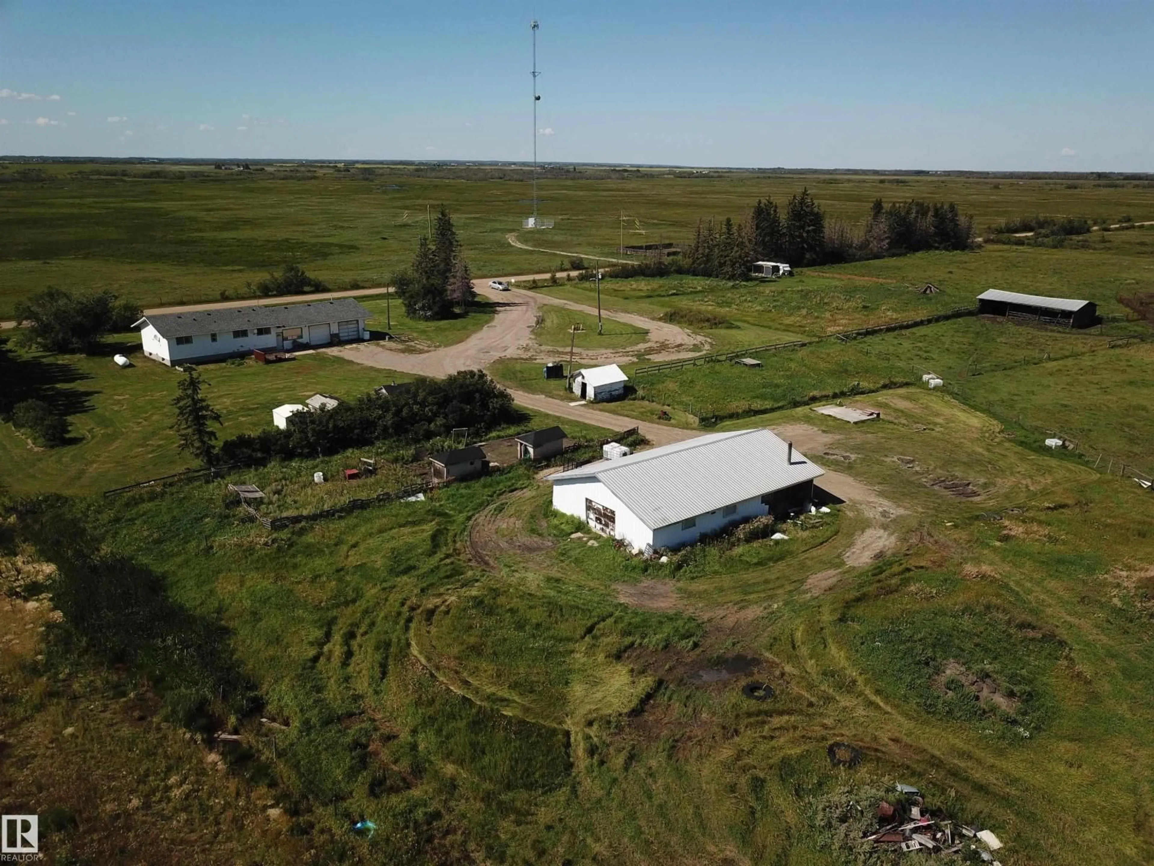 A pic from outside/outdoor area/front of a property/back of a property/a pic from drone, building for 532037 RG RD 182, Rural Lamont County Alberta T0B4J5