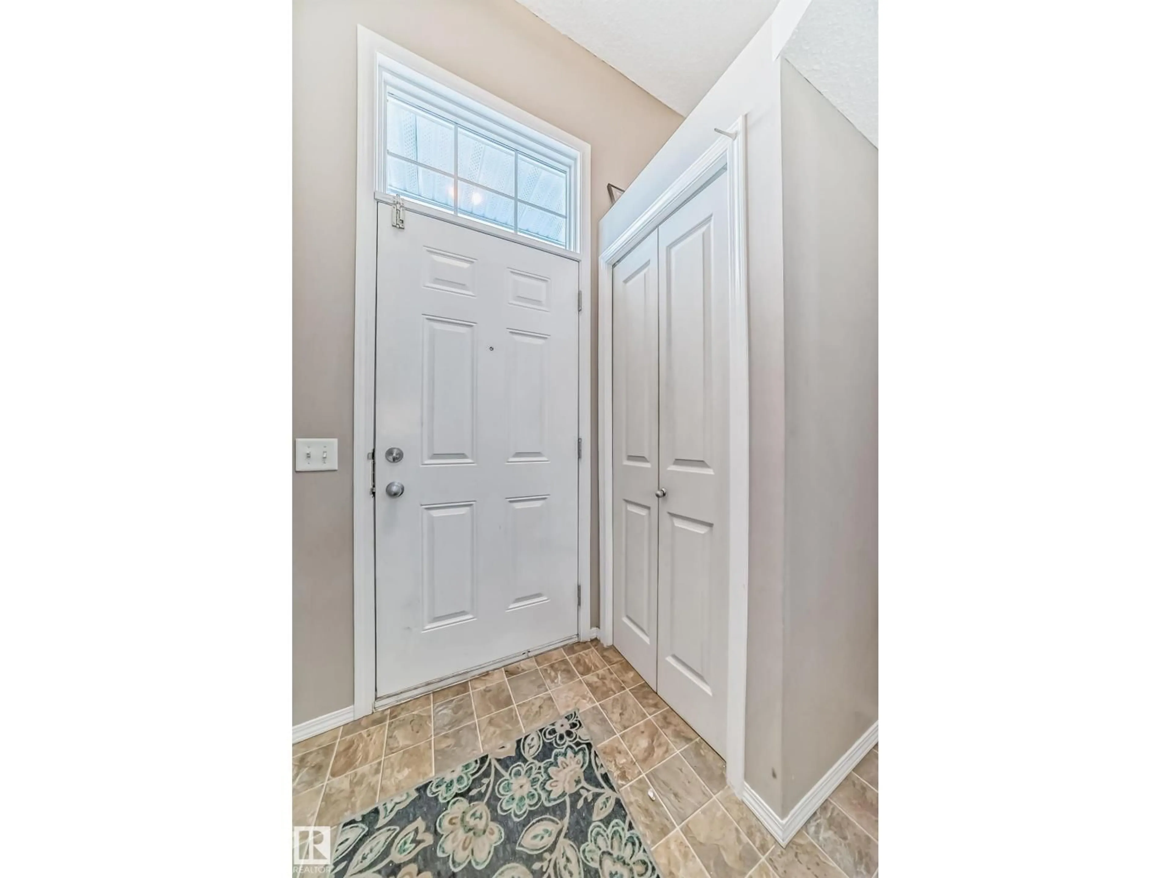 Indoor entryway for 119 - 5604 199 ST, Edmonton Alberta T6M2Z9