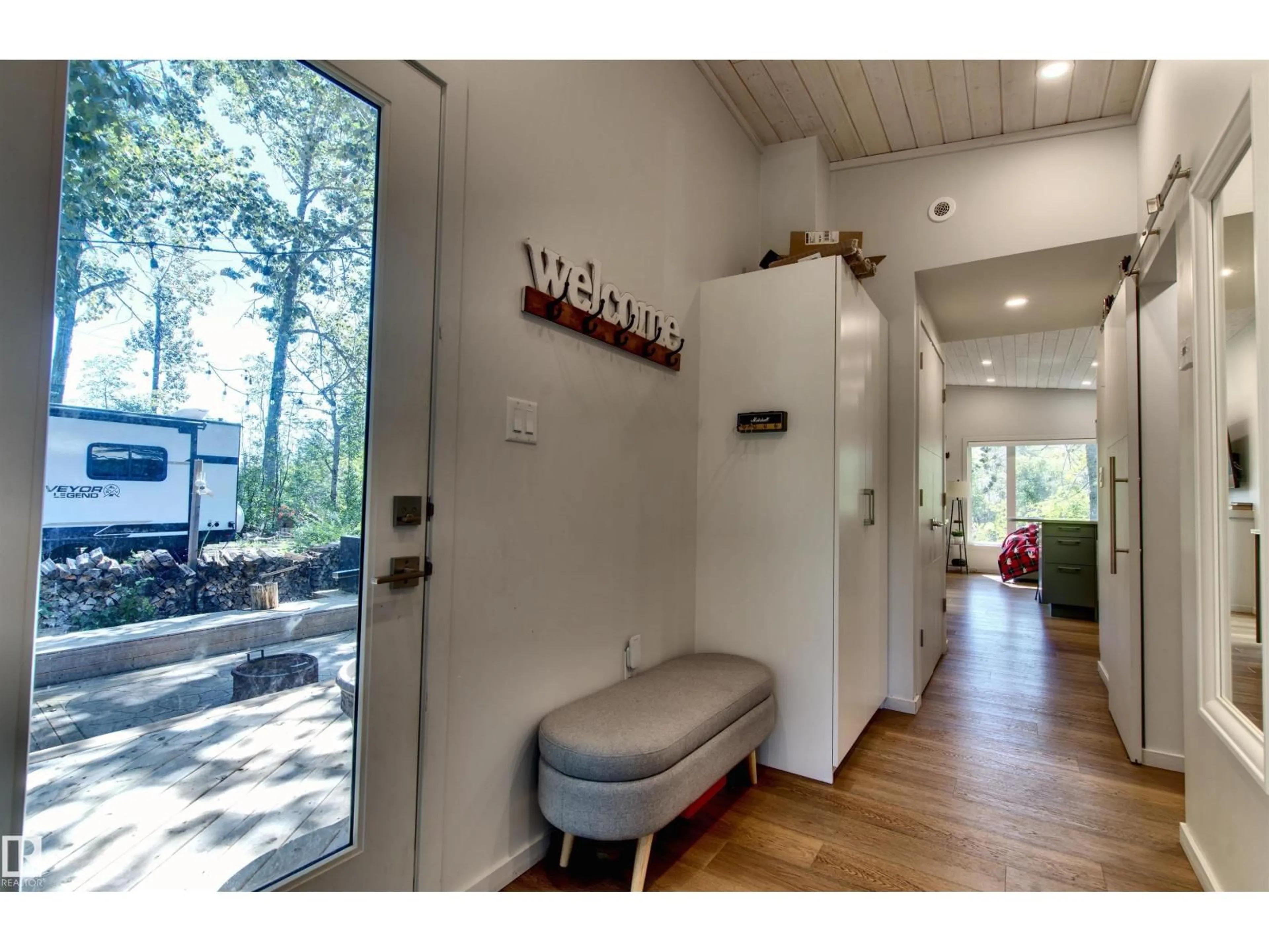 Indoor entryway for 51010 - 16 RANGE ROAD 264, Rural Parkland County Alberta T7Y1E2