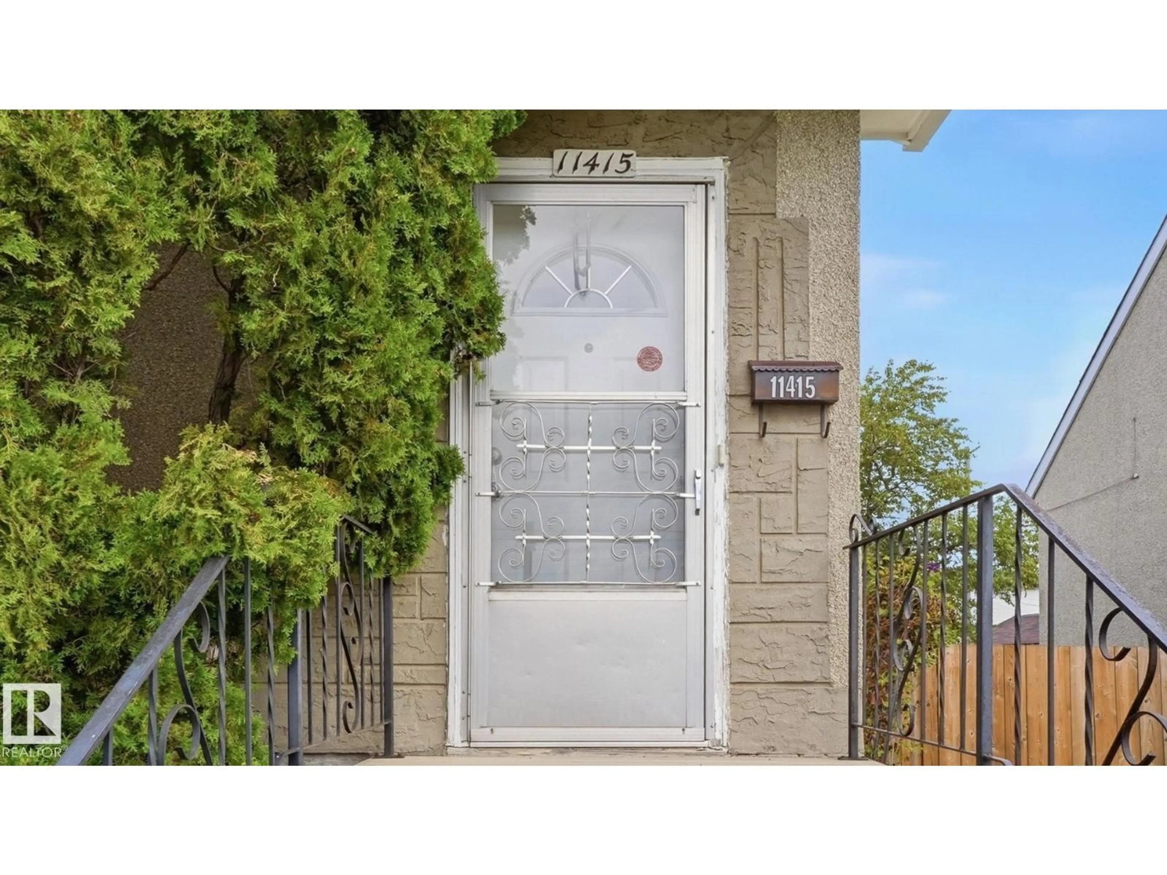Indoor entryway for NW - 11415 106 ST, Edmonton Alberta T5G2P8