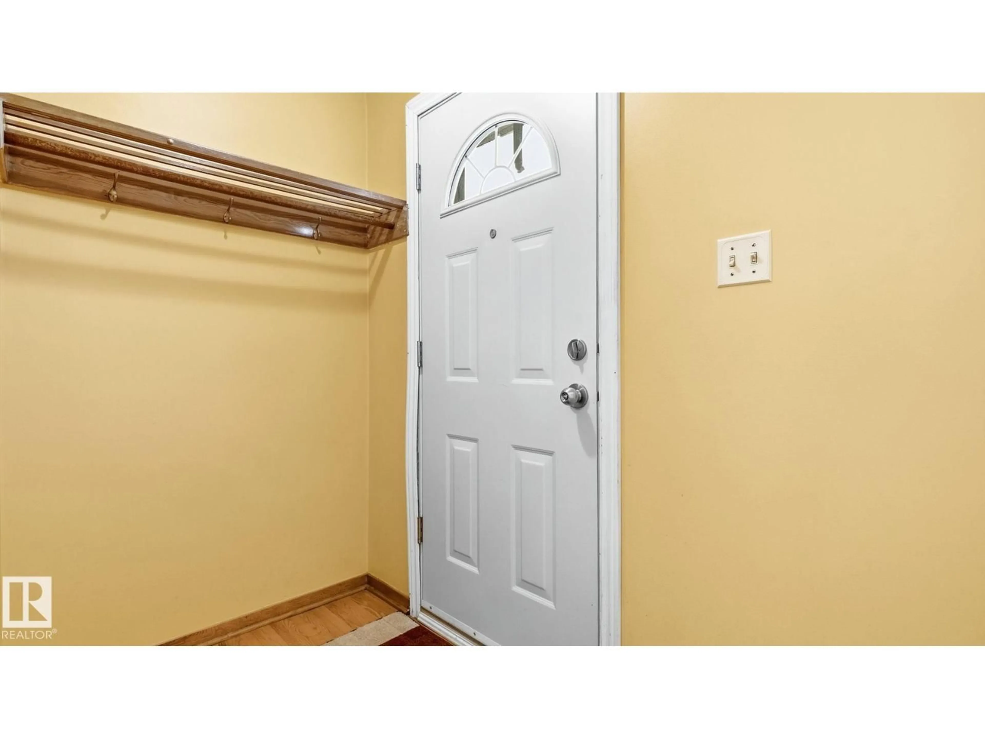 Indoor entryway for NW - 11415 106 ST, Edmonton Alberta T5G2P8