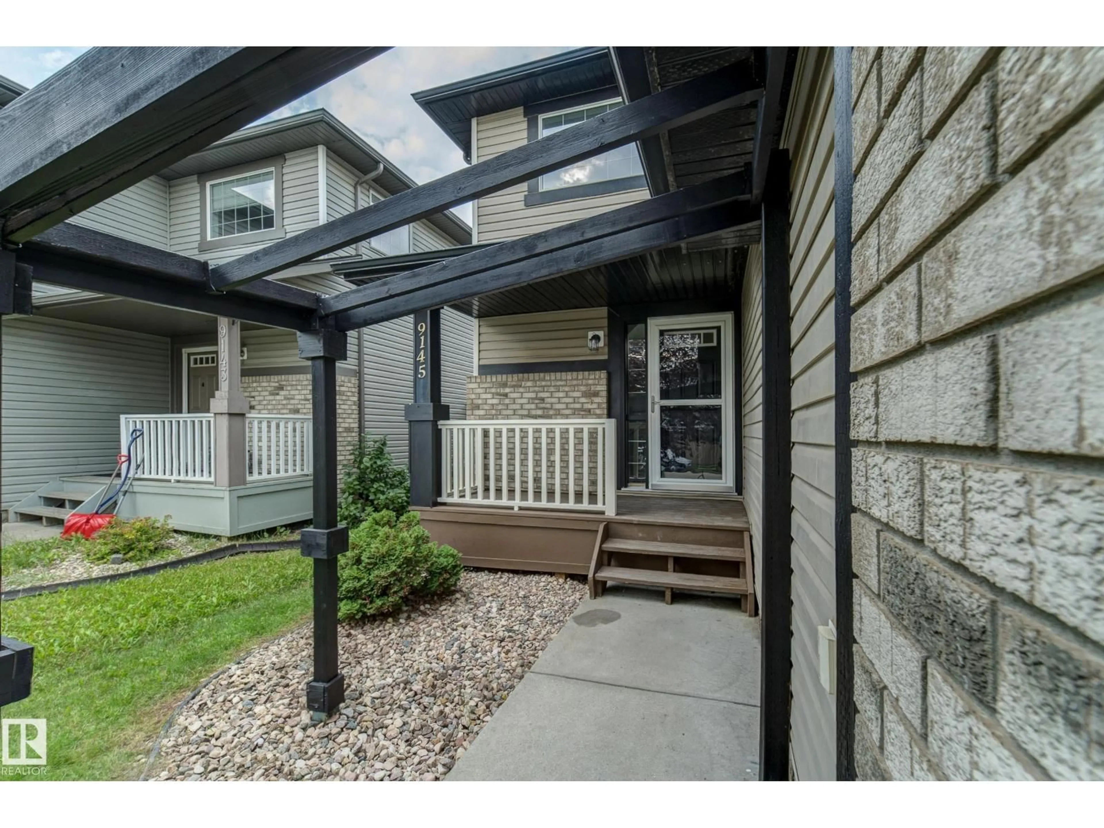 Unknown for 9145 SCOTT CR, Edmonton Alberta T6R0E5