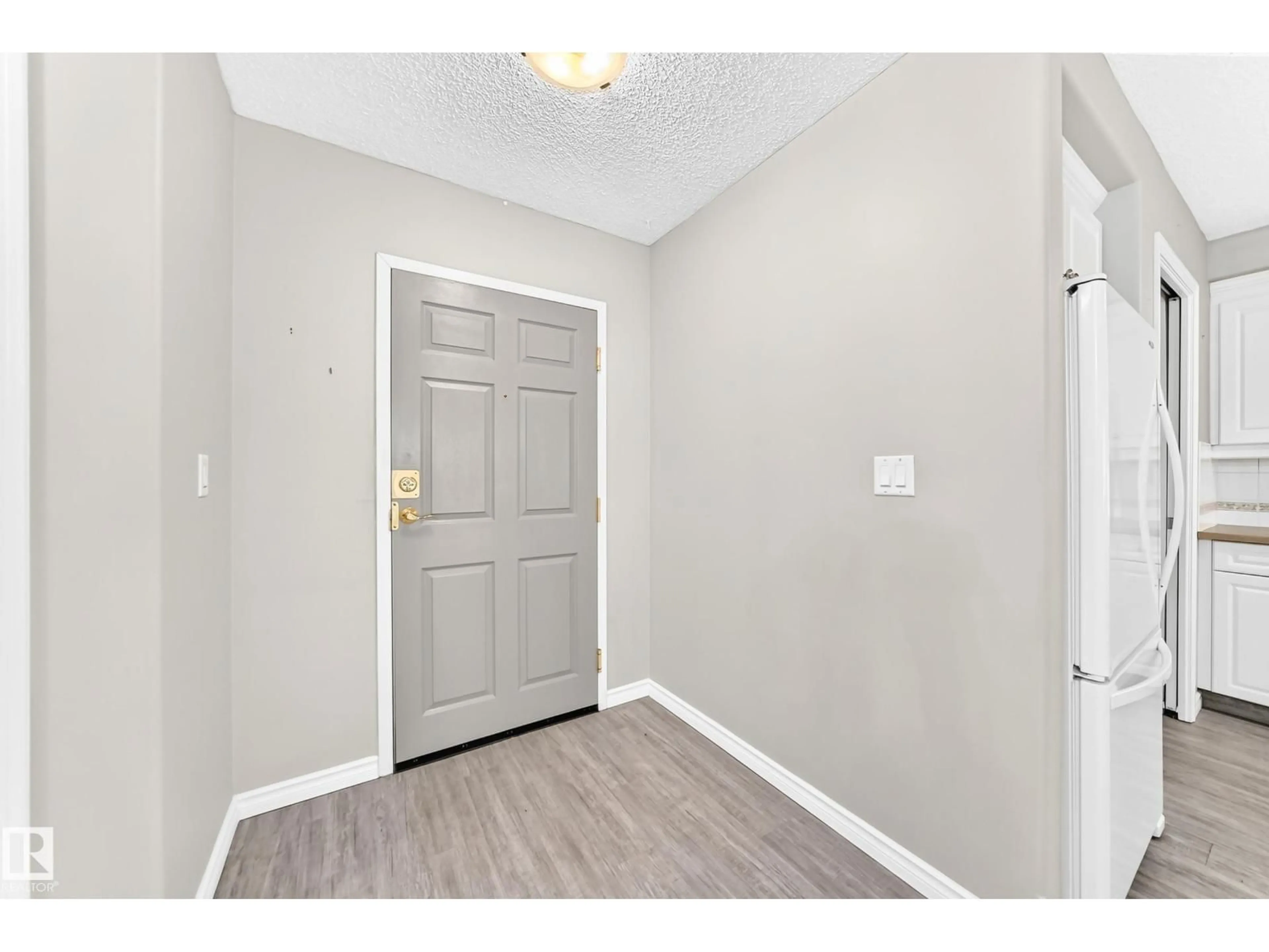Indoor entryway for #137 - 9704 174 ST NW, Edmonton Alberta T5T6J4