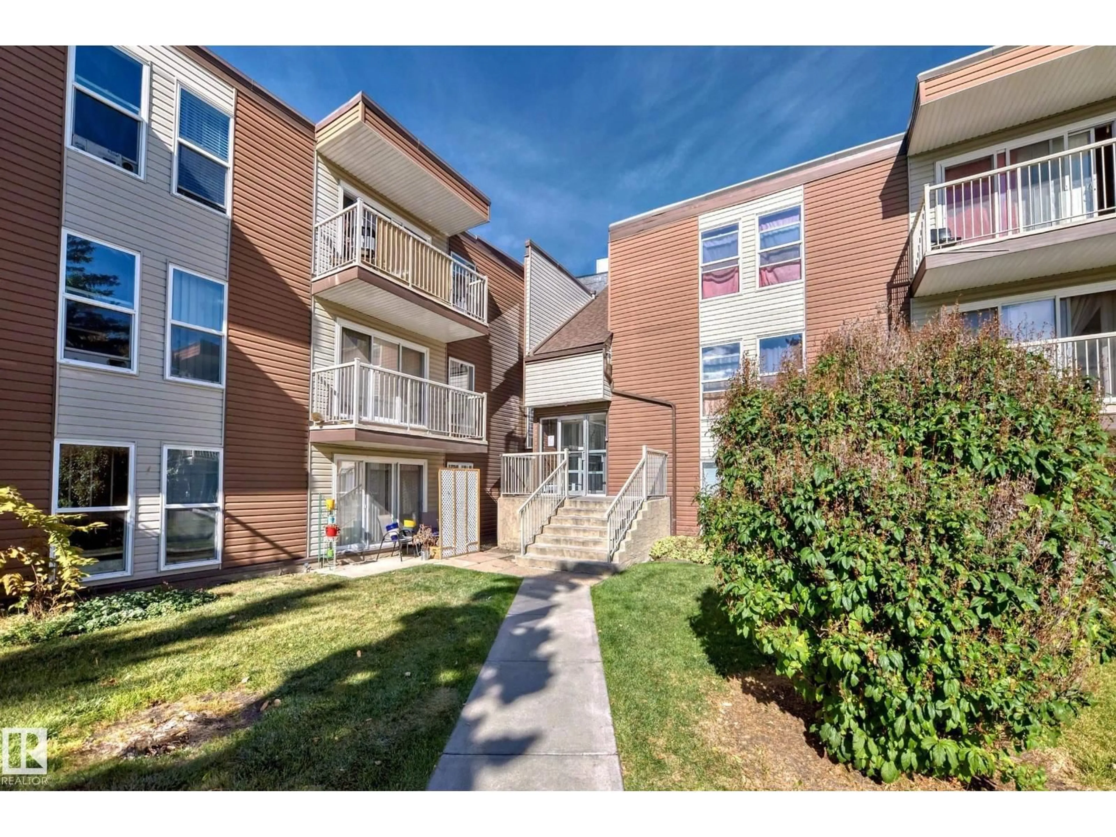 Patio, unknown for 206 - 7220 144 AV, Edmonton Alberta T5C3E4
