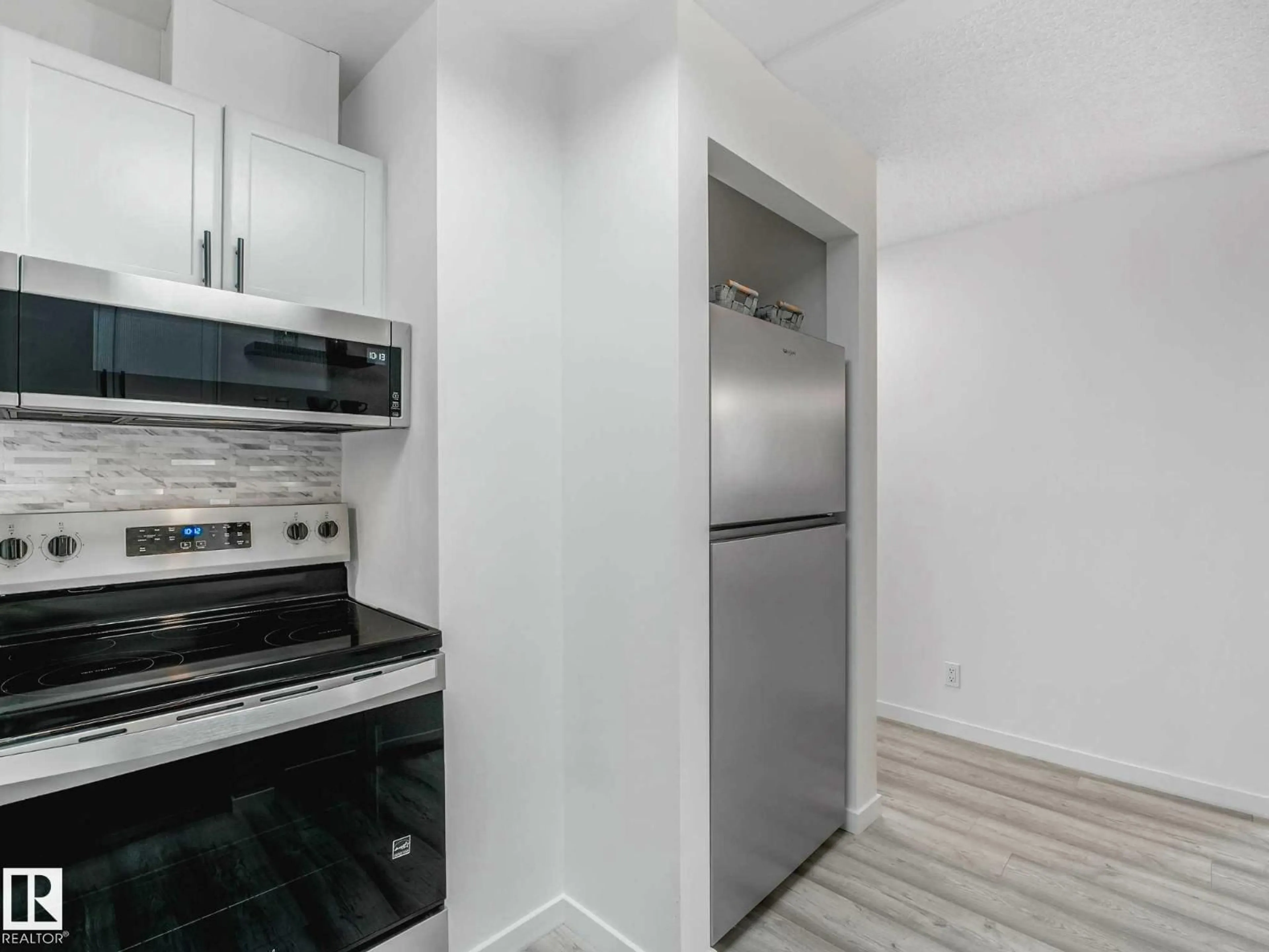 Standard kitchen, unknown for #104 - 10148 118 ST, Edmonton Alberta T5K1Y4