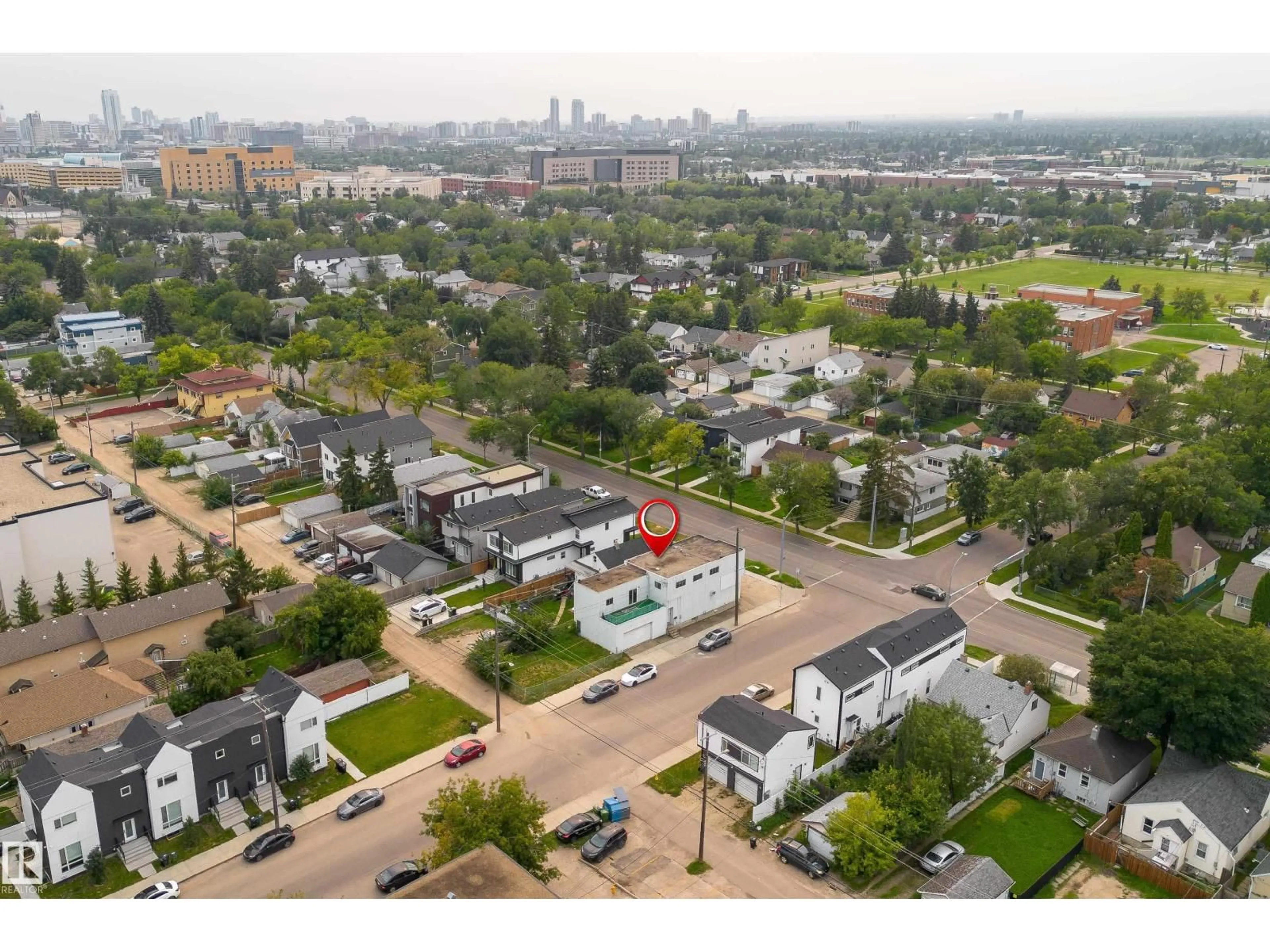 A pic from outside/outdoor area/front of a property/back of a property/a pic from drone, city buildings view from balcony for 11451 101 ST, Edmonton Alberta T5G2A9