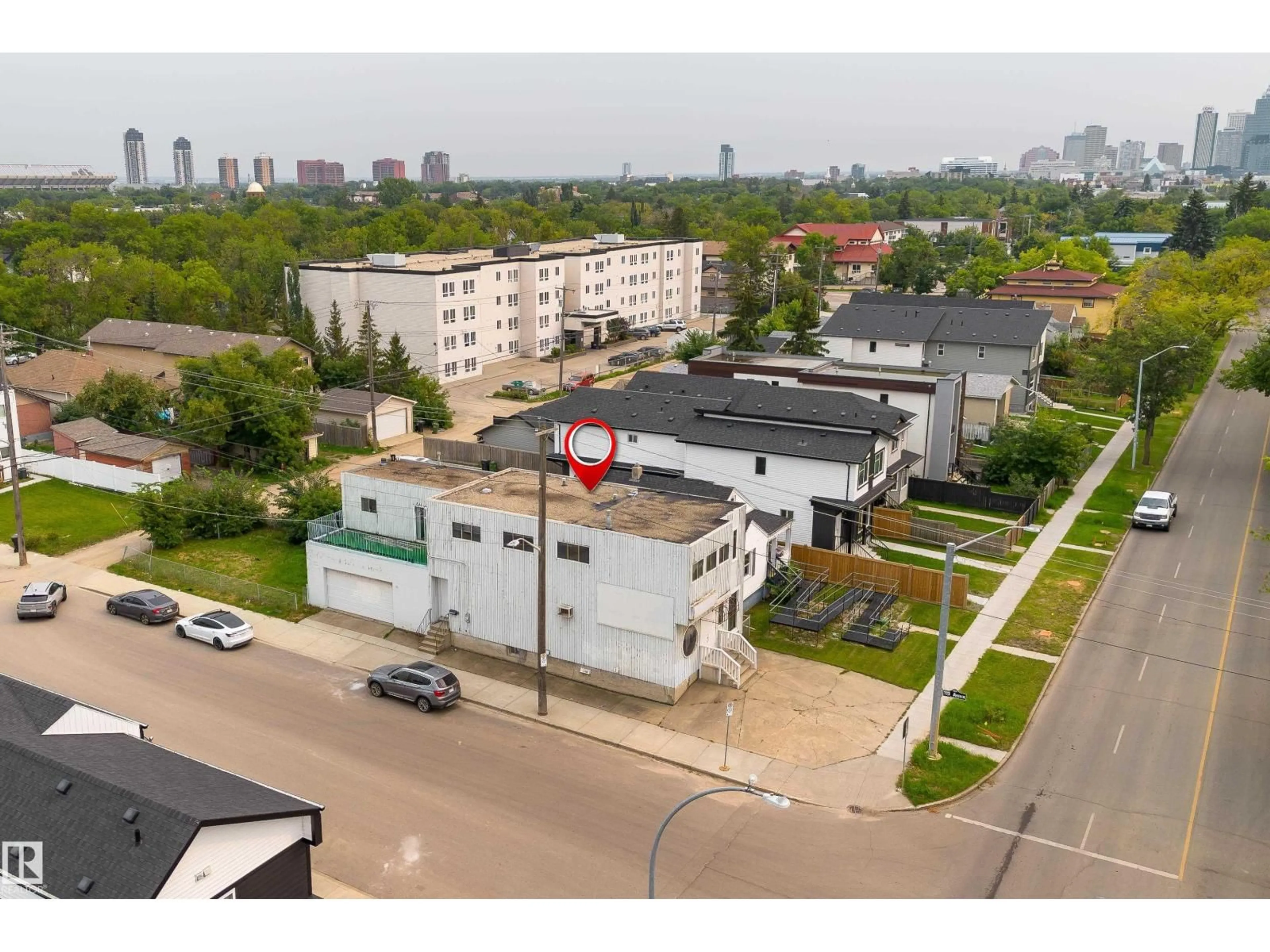 A pic from outside/outdoor area/front of a property/back of a property/a pic from drone, unknown for 11451 101 ST, Edmonton Alberta T5G2A9