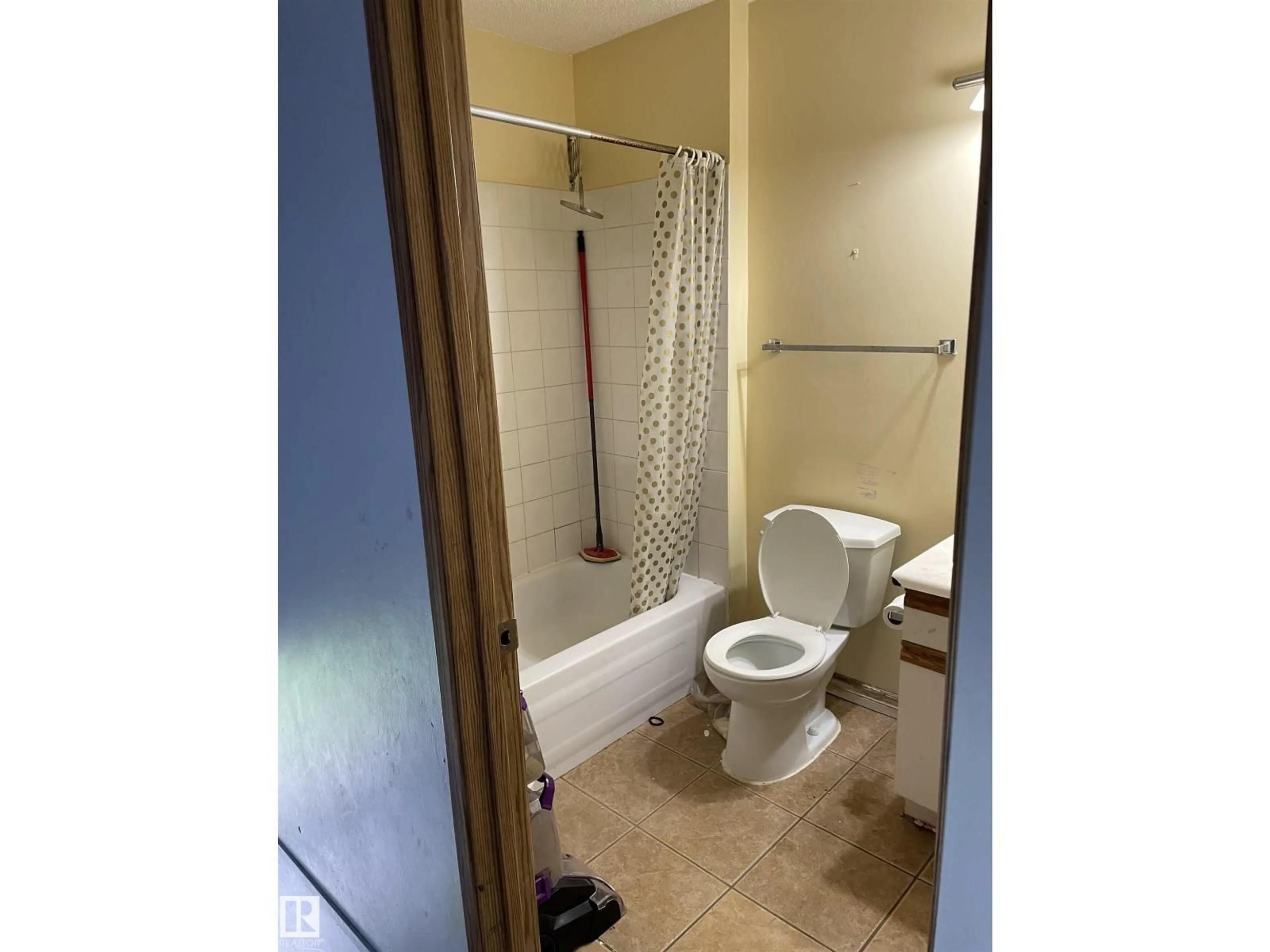 Standard bathroom, unknown for 1408 JEFFERYS CR, Edmonton Alberta T6L6T4