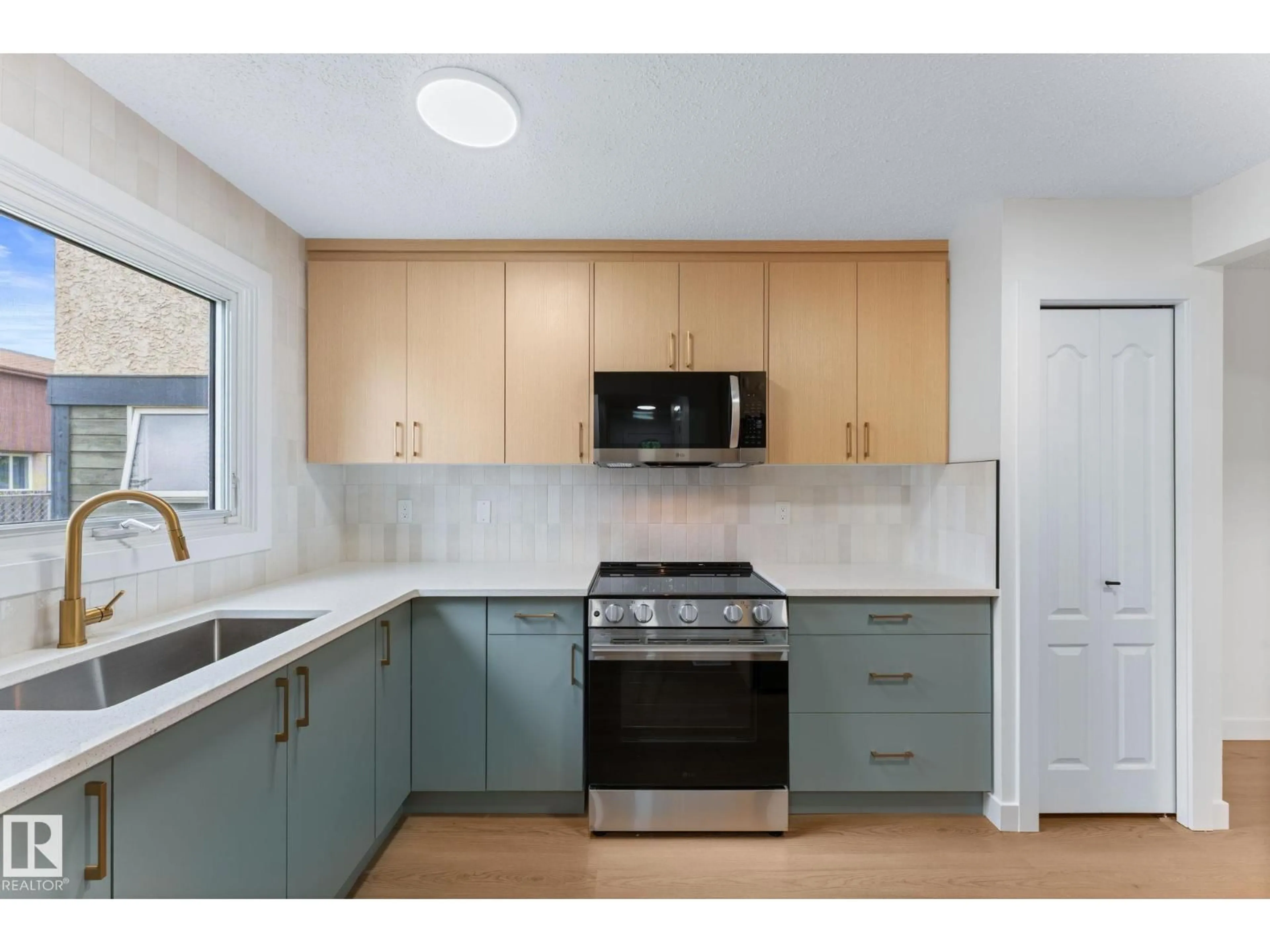Standard kitchen, unknown for 4 BELMEAD GARDENS, Edmonton Alberta T5T1J1