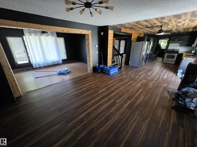 33 27317 TWP RD 522, Rural Parkland County 3