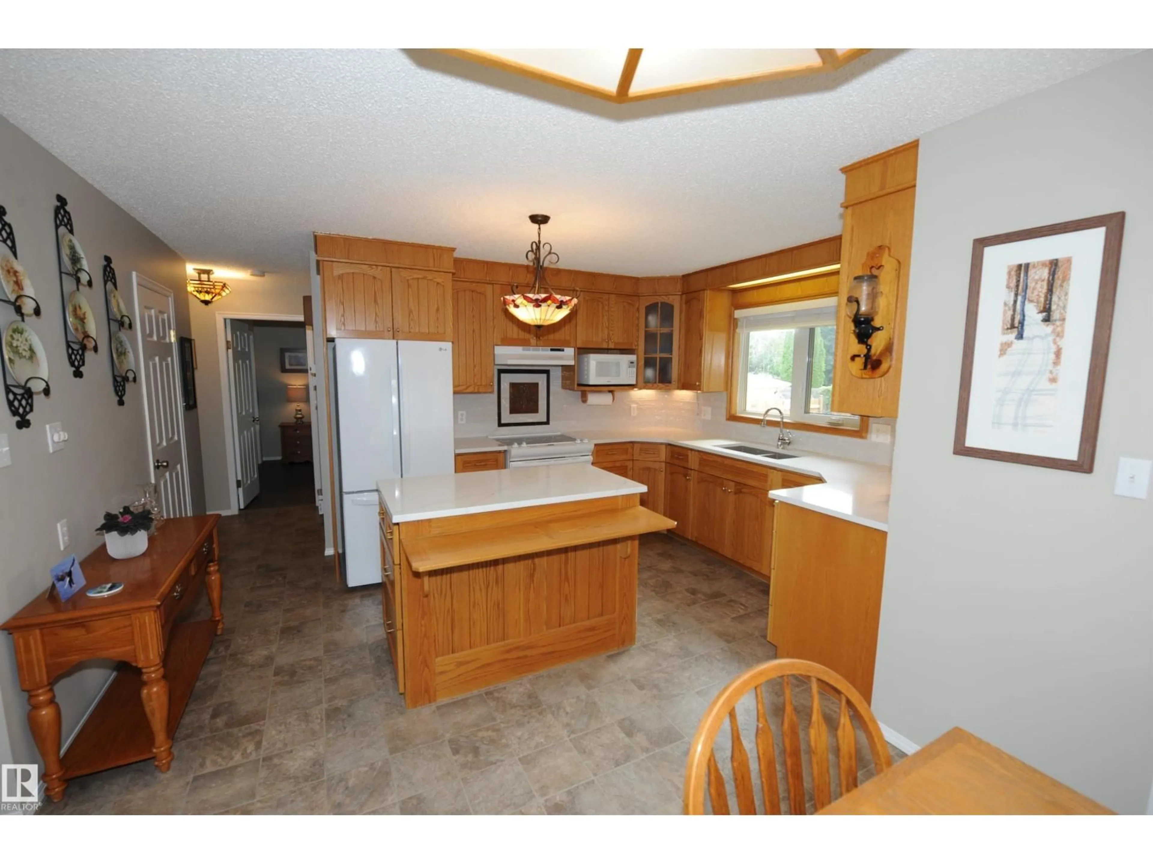 Unknown for 10219 155 AV NW, Edmonton Alberta T5X4G4