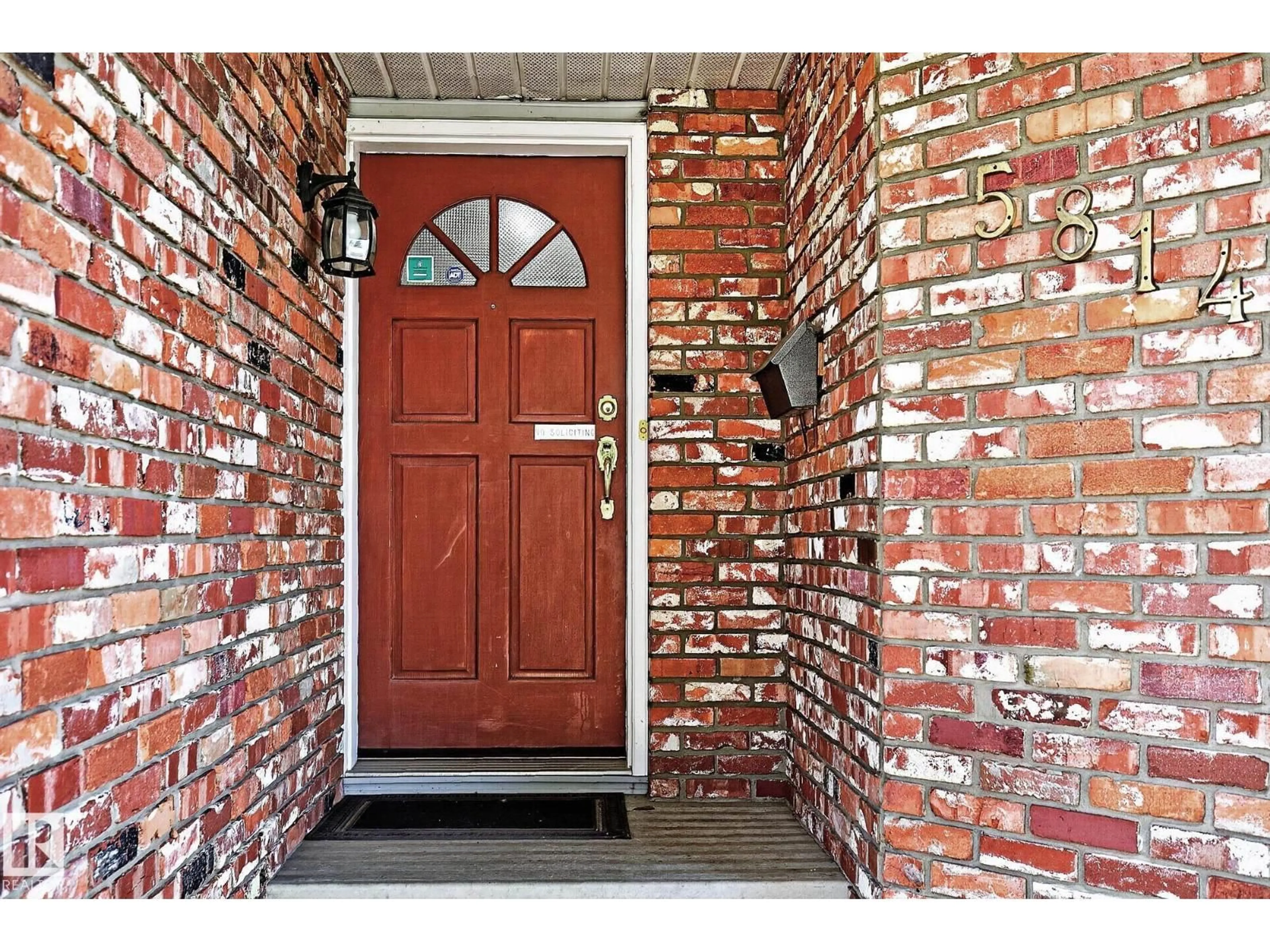 Indoor entryway for NW - 5814 181 ST, Edmonton Alberta T6M1V7