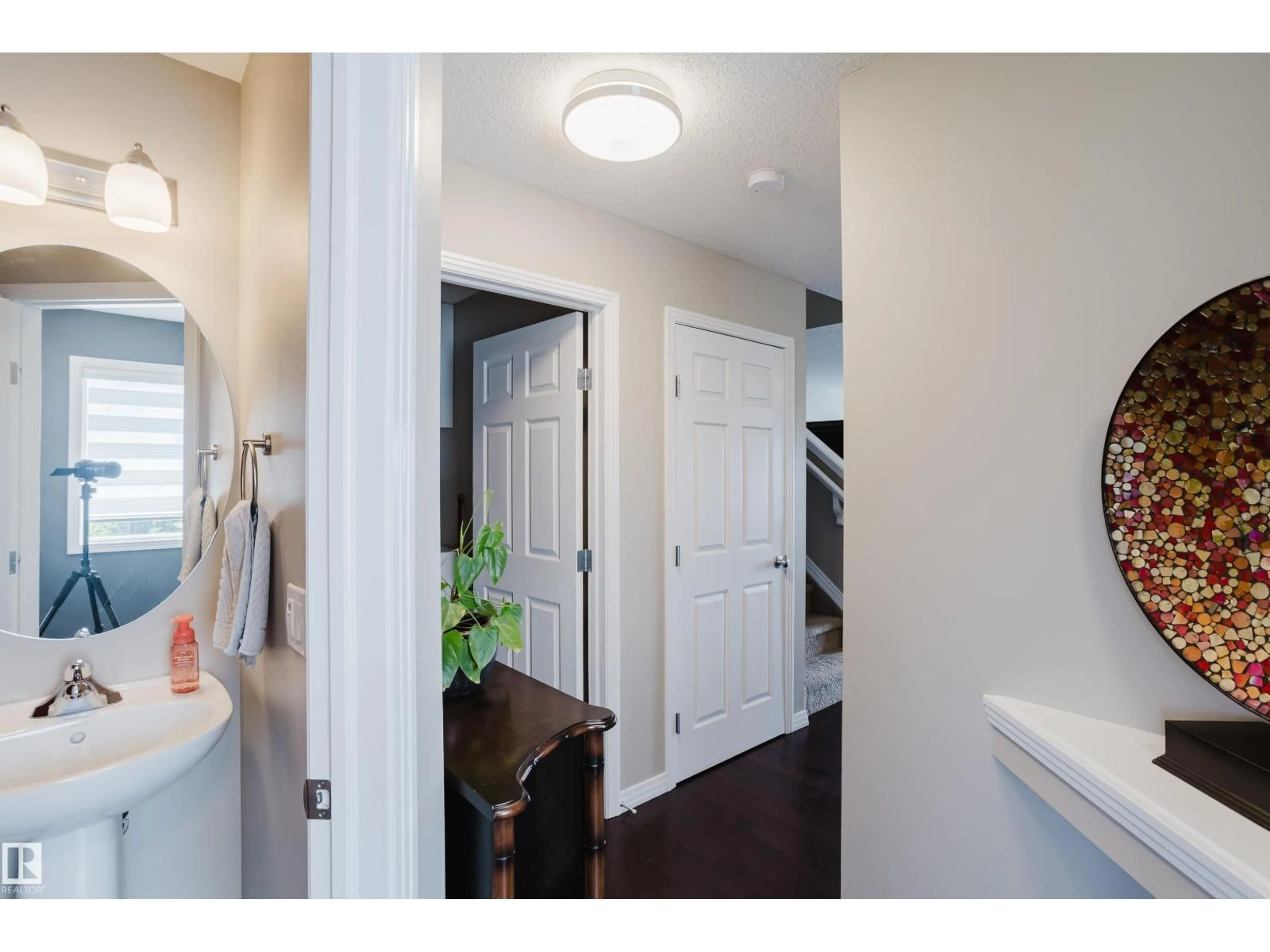 Indoor entryway for NW - 16345 134 ST, Edmonton Alberta T6V0G4