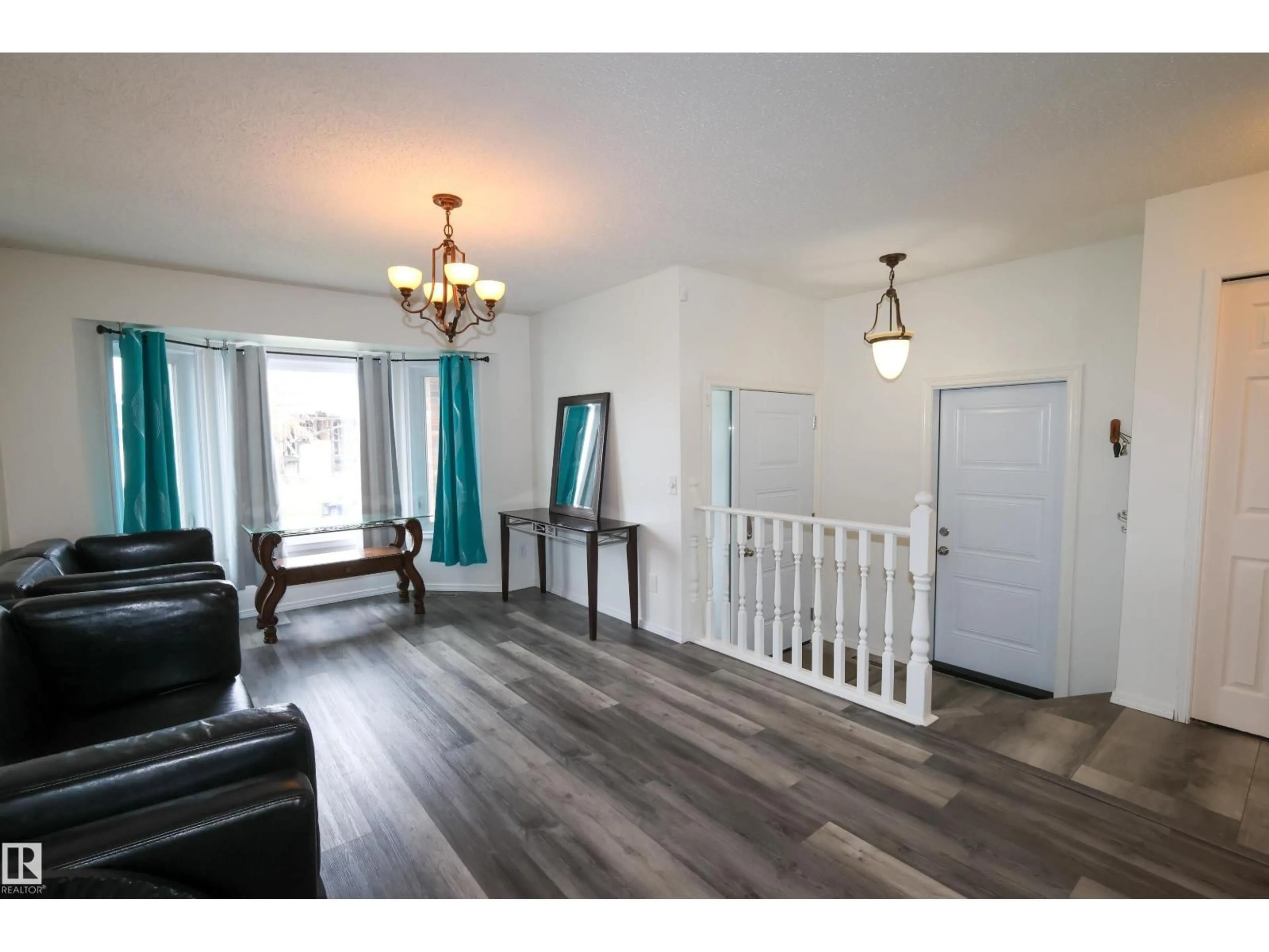 Unknown for NW - 3467 39 ST, Edmonton Alberta T6L3Y9