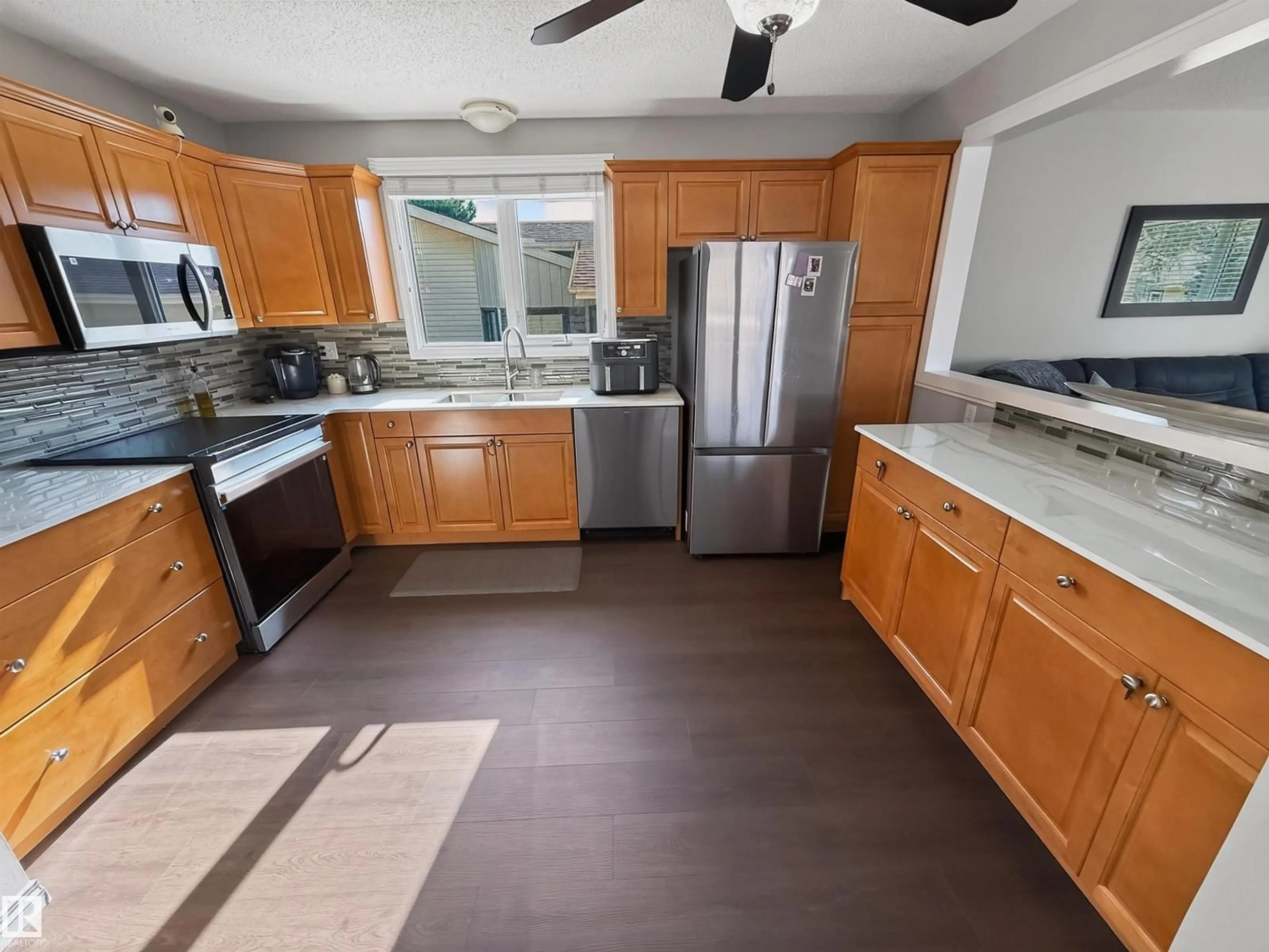 Open concept kitchen, unknown for 12 MATHIAS AV, Spruce Grove Alberta T7X2S3