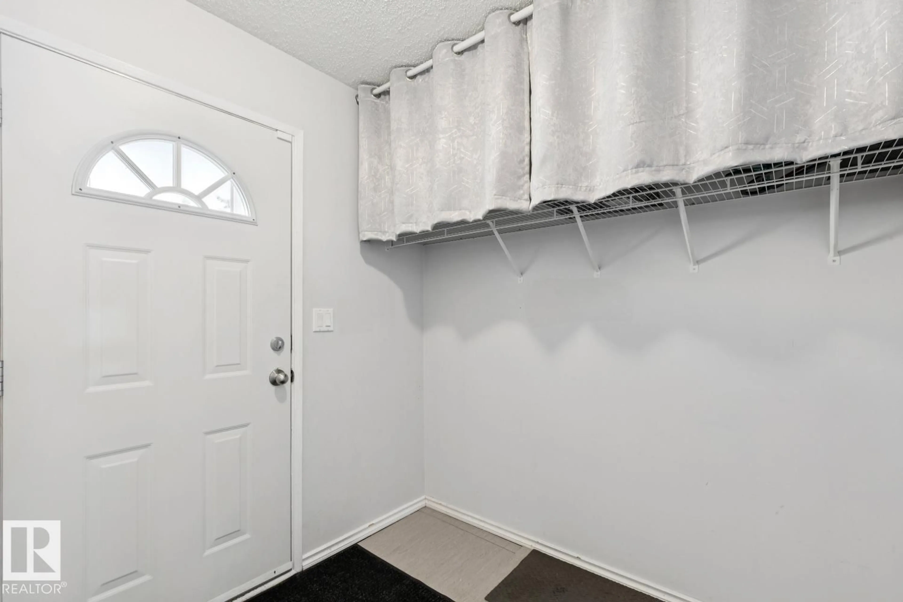 Indoor entryway for NW - 6356 184 ST, Edmonton Alberta T5T2N8