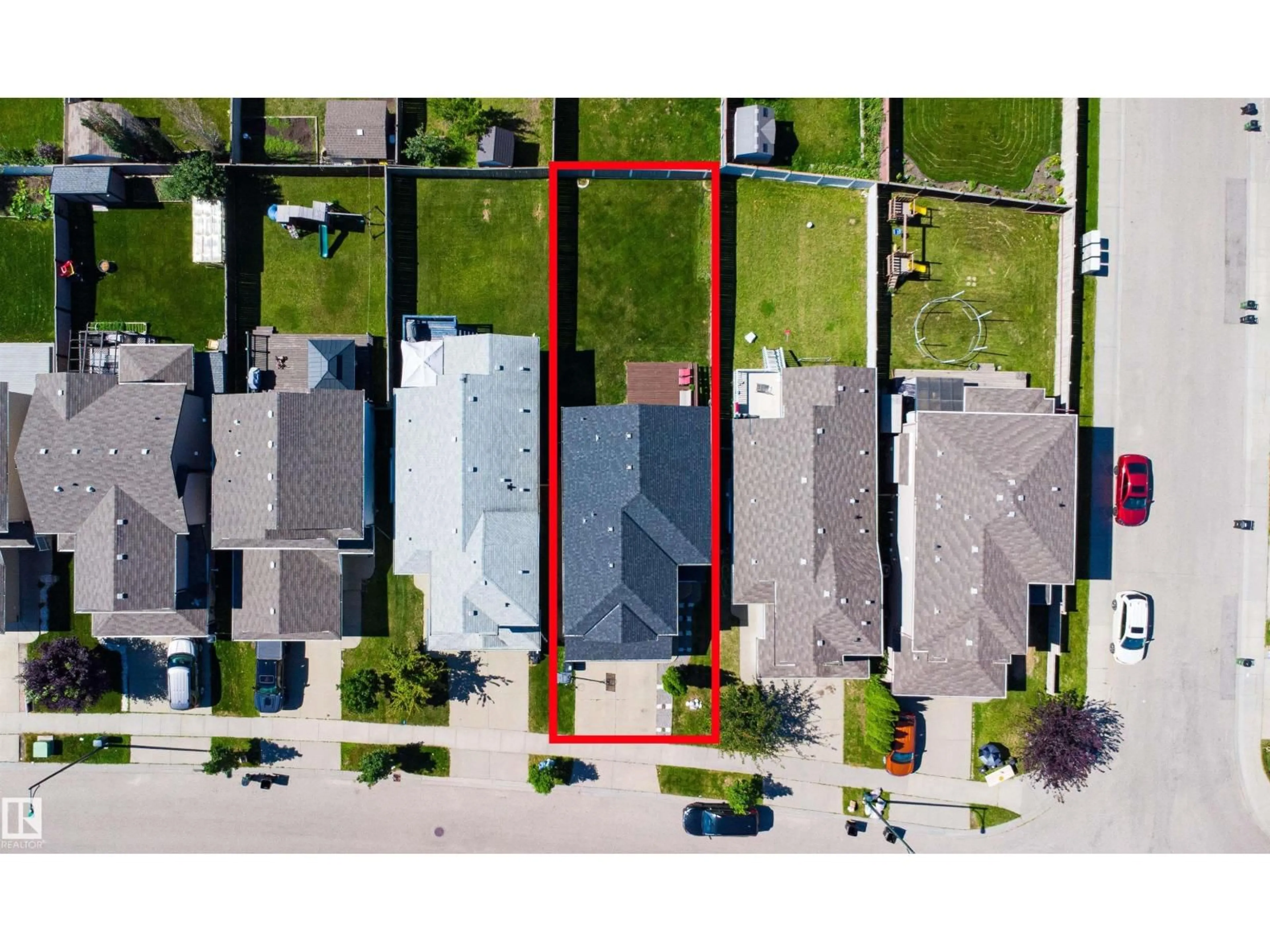 A pic from outside/outdoor area/front of a property/back of a property/a pic from drone, street for NW - 3760 12 ST, Edmonton Alberta T6T0E5