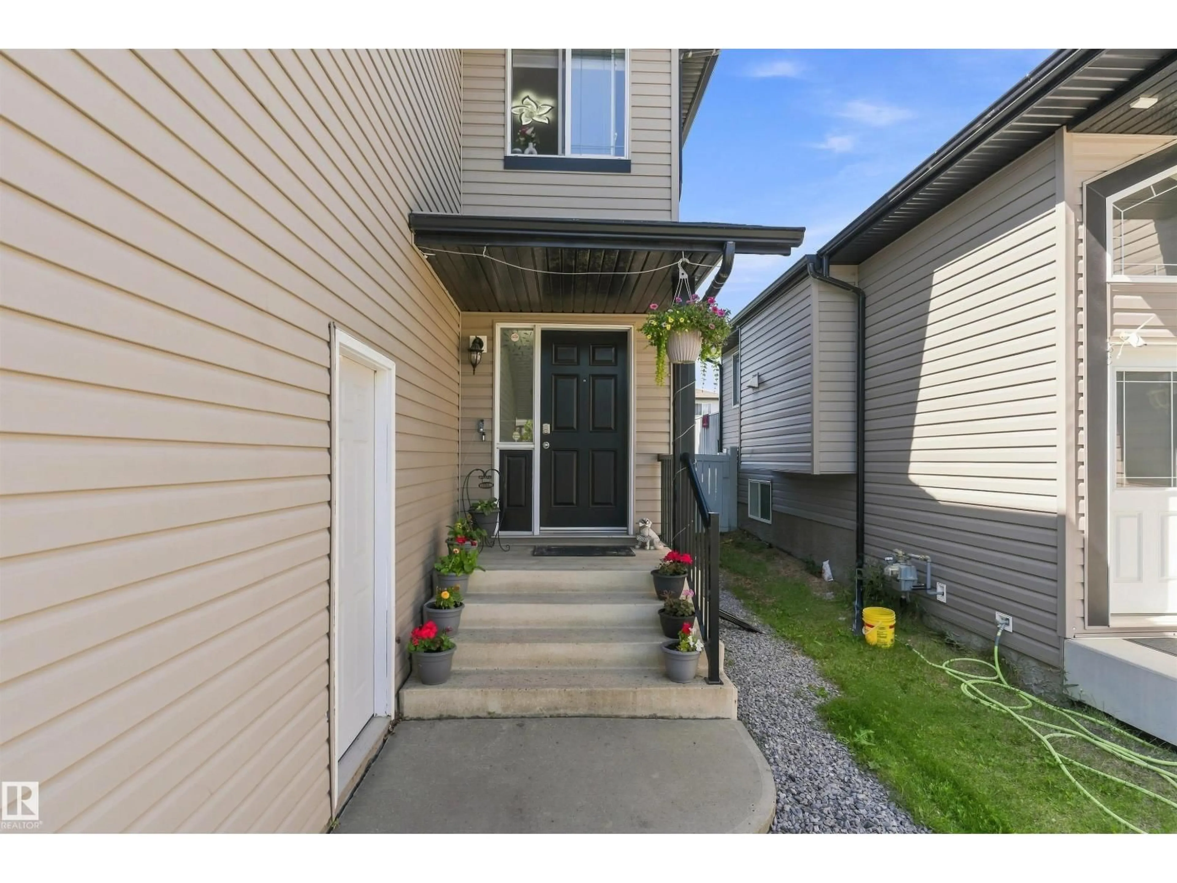 Unknown for NW - 3760 12 ST, Edmonton Alberta T6T0E5