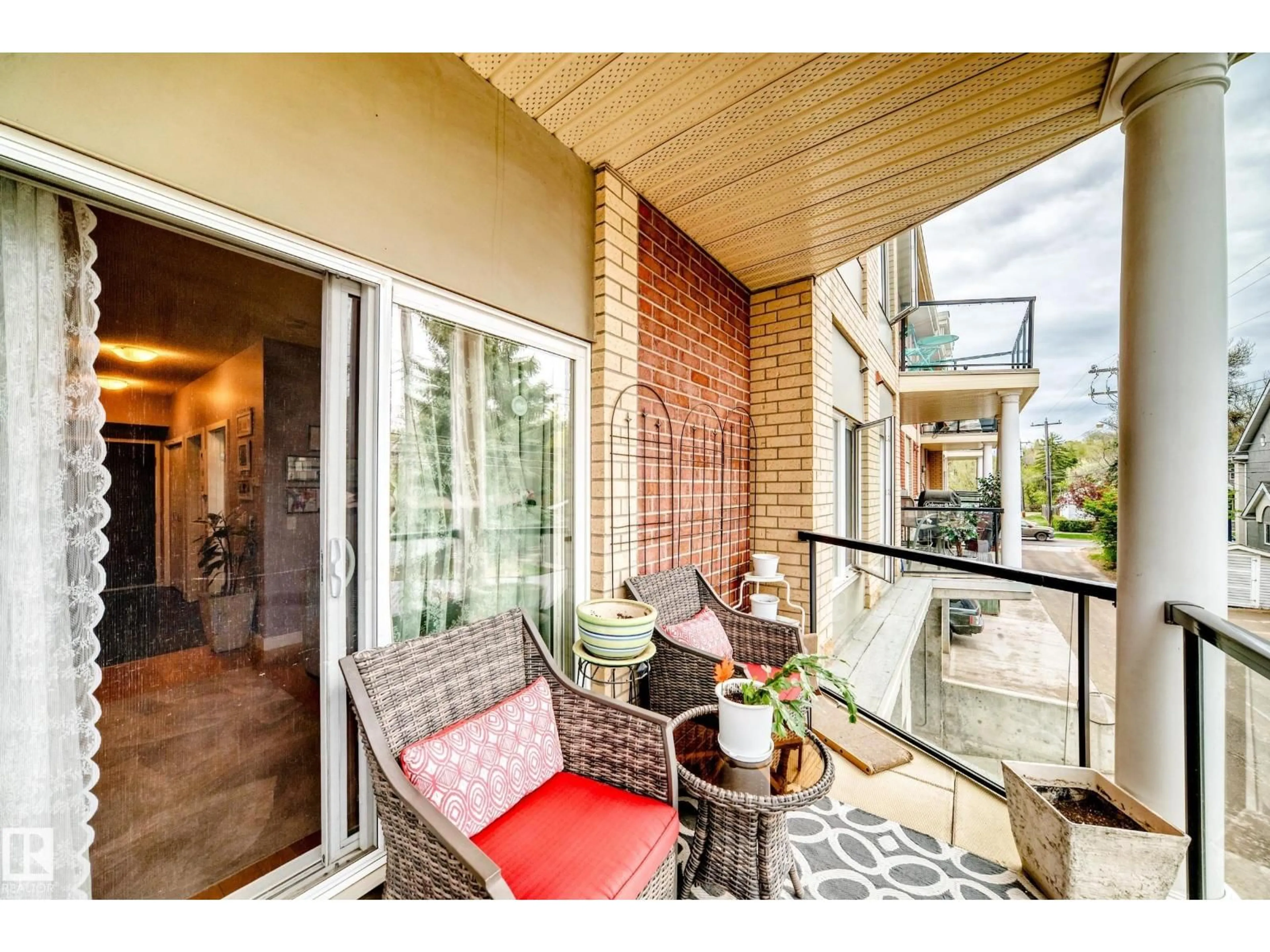 Patio, unknown for 202 - 9750 94 ST, Edmonton Alberta T6C2E3