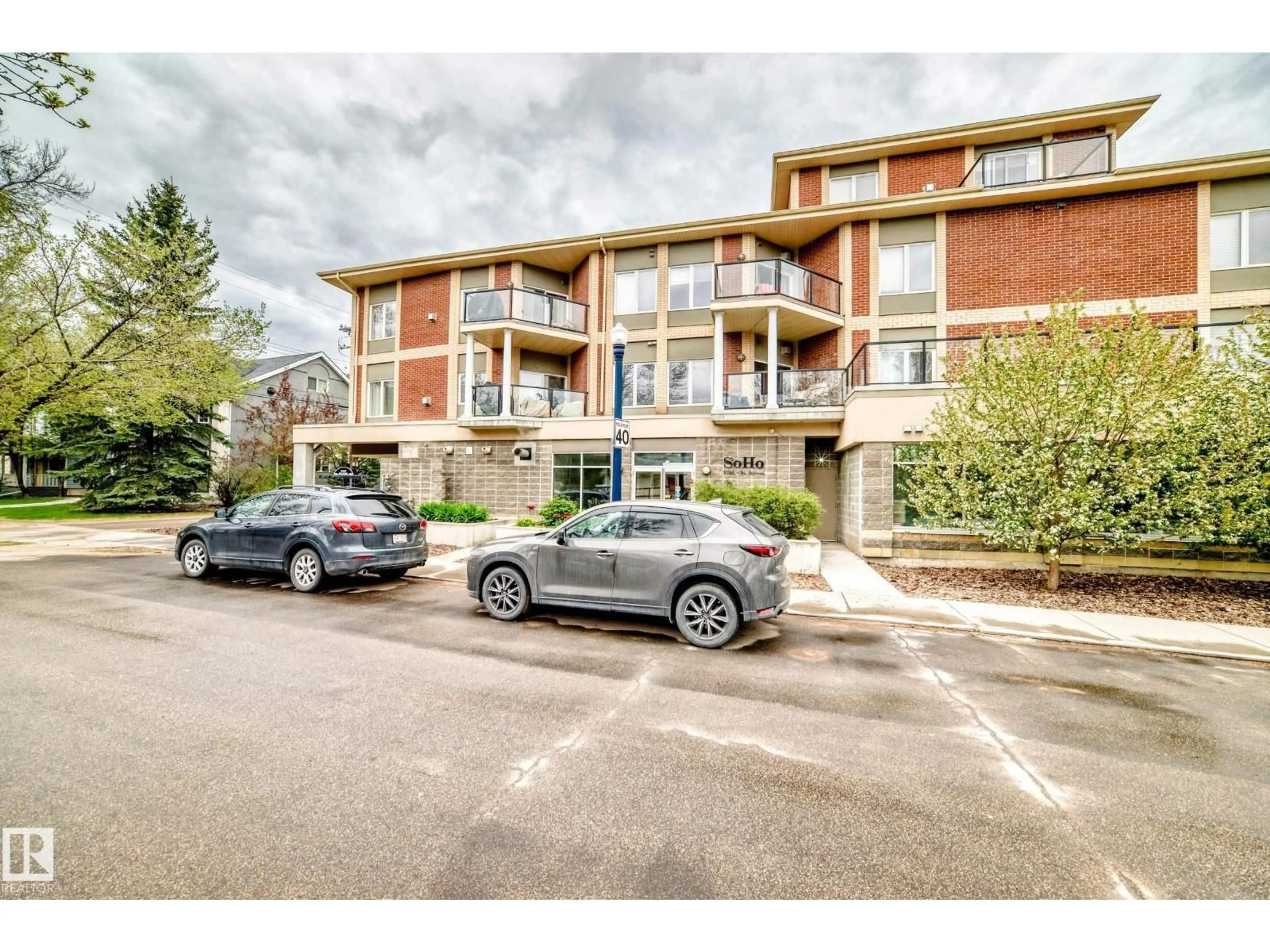 A pic from outside/outdoor area/front of a property/back of a property/a pic from drone, unknown for 202 - 9750 94 ST, Edmonton Alberta T6C2E3