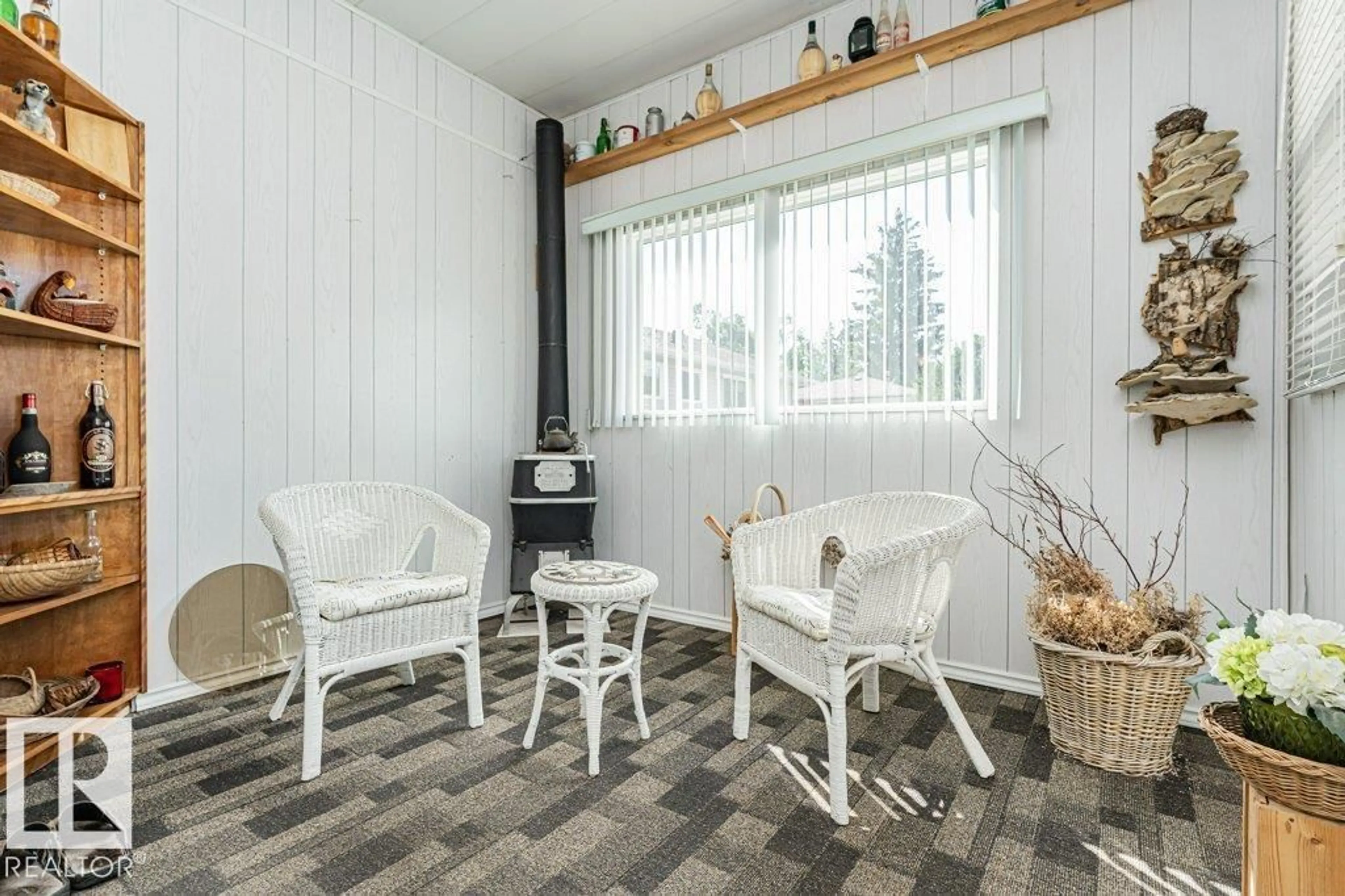 Patio, unknown for 4 JUBILEE DR, Fort Saskatchewan Alberta T8L2L8