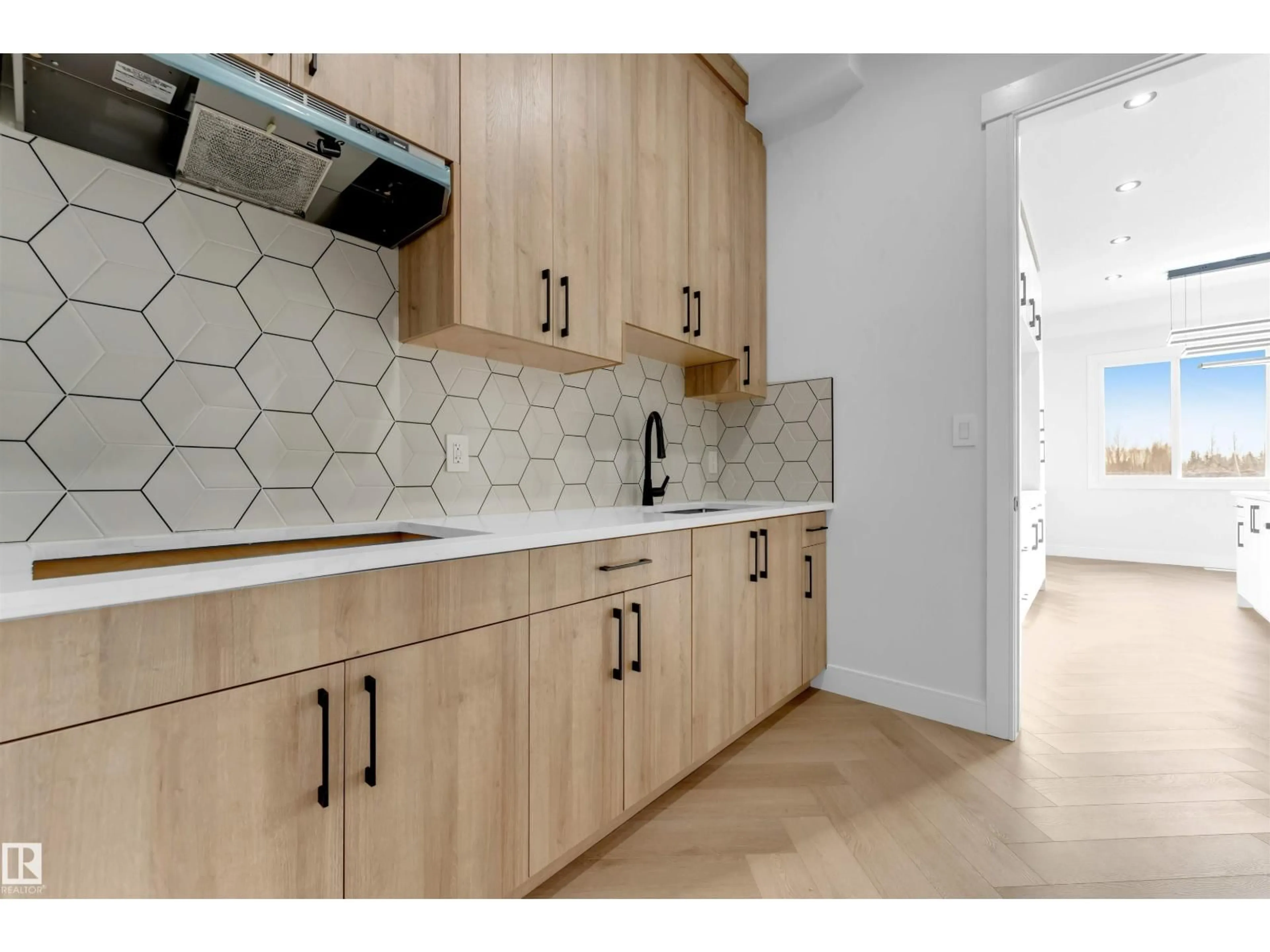 Standard kitchen, ceramic/tile floor for NW - 13136 187 AV, Edmonton Alberta T6V0N3