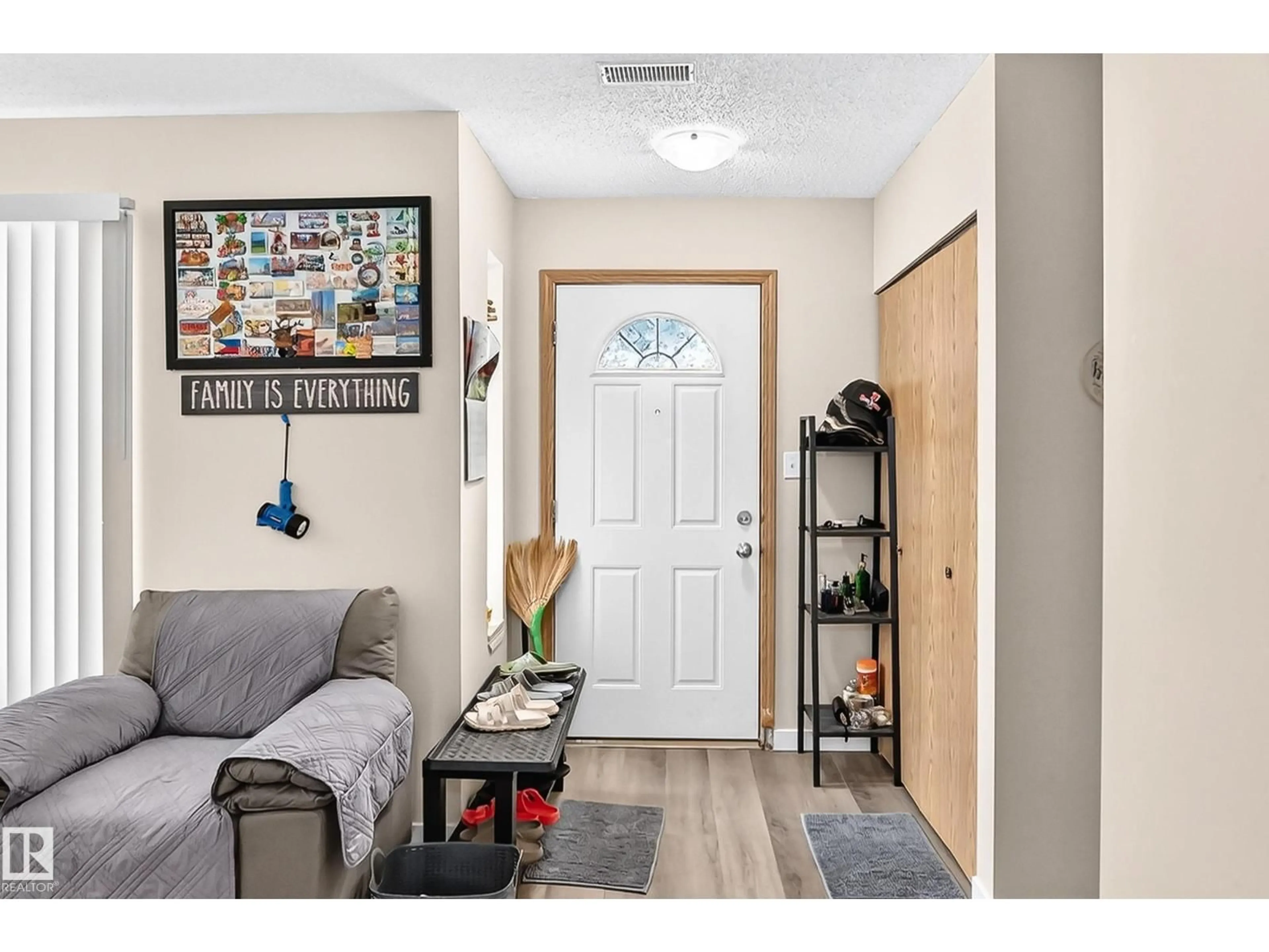 Indoor entryway for 180 - 171 BRIDGEPORT BV, Leduc Alberta T9E8S1