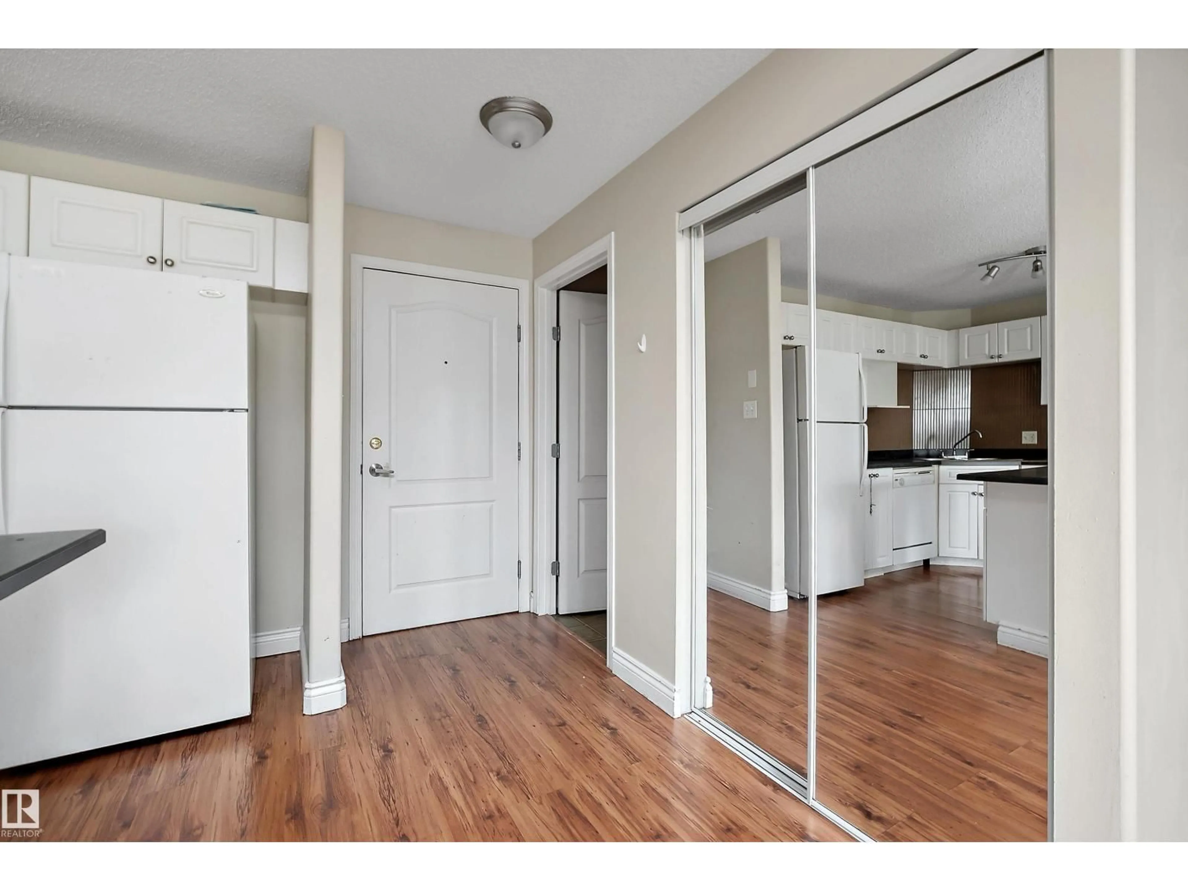 Unknown for 1123 CLAREVIEW STATION DR, Edmonton Alberta T5Y0E6