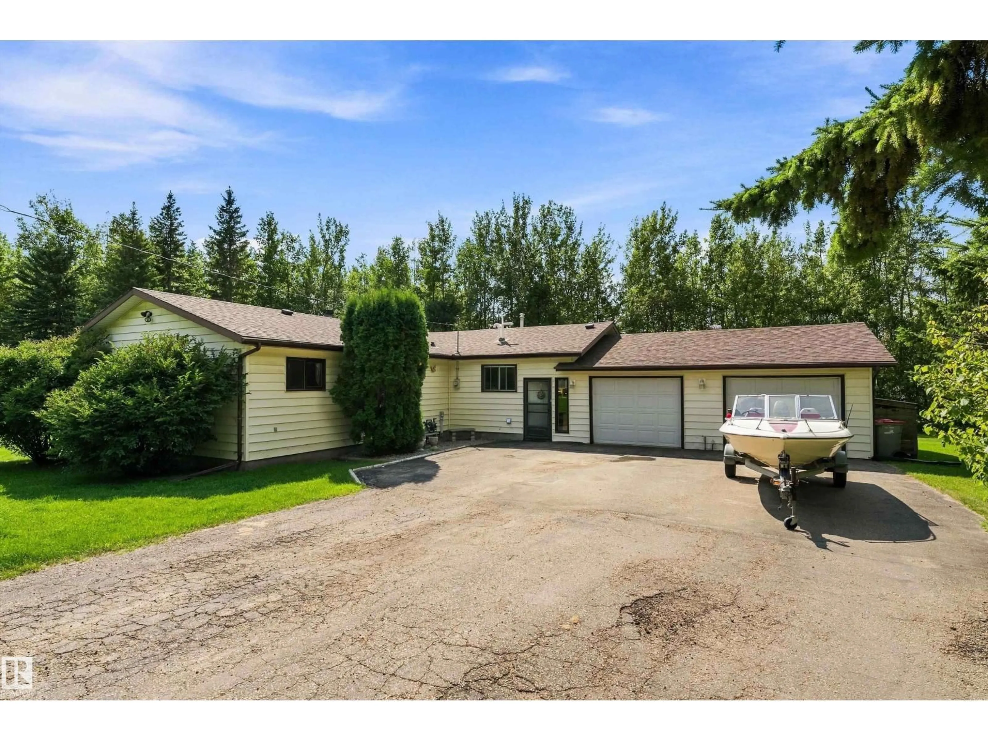 A pic from outside/outdoor area/front of a property/back of a property/a pic from drone, street for 801 HIGHLAND RD, Rural Wetaskiwin County Alberta T0C2C0