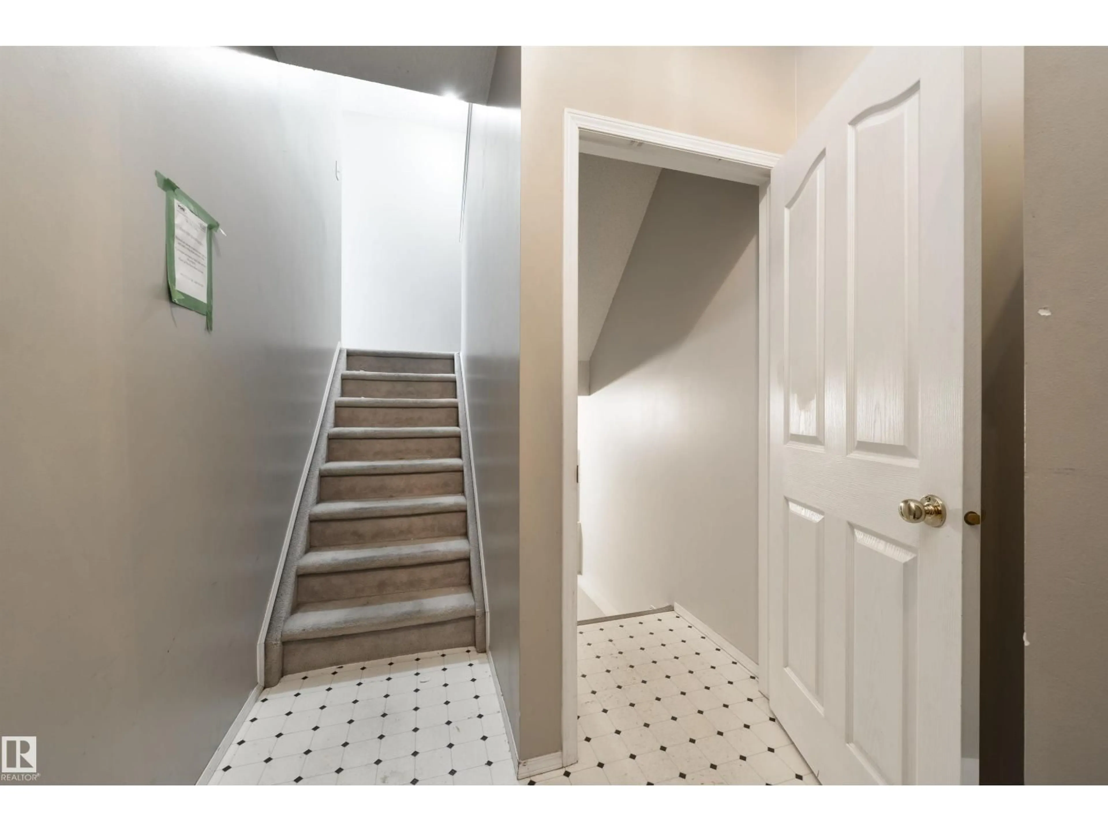 Indoor entryway for #123 - 1670 JAMHA RD, Edmonton Alberta T6L7B3