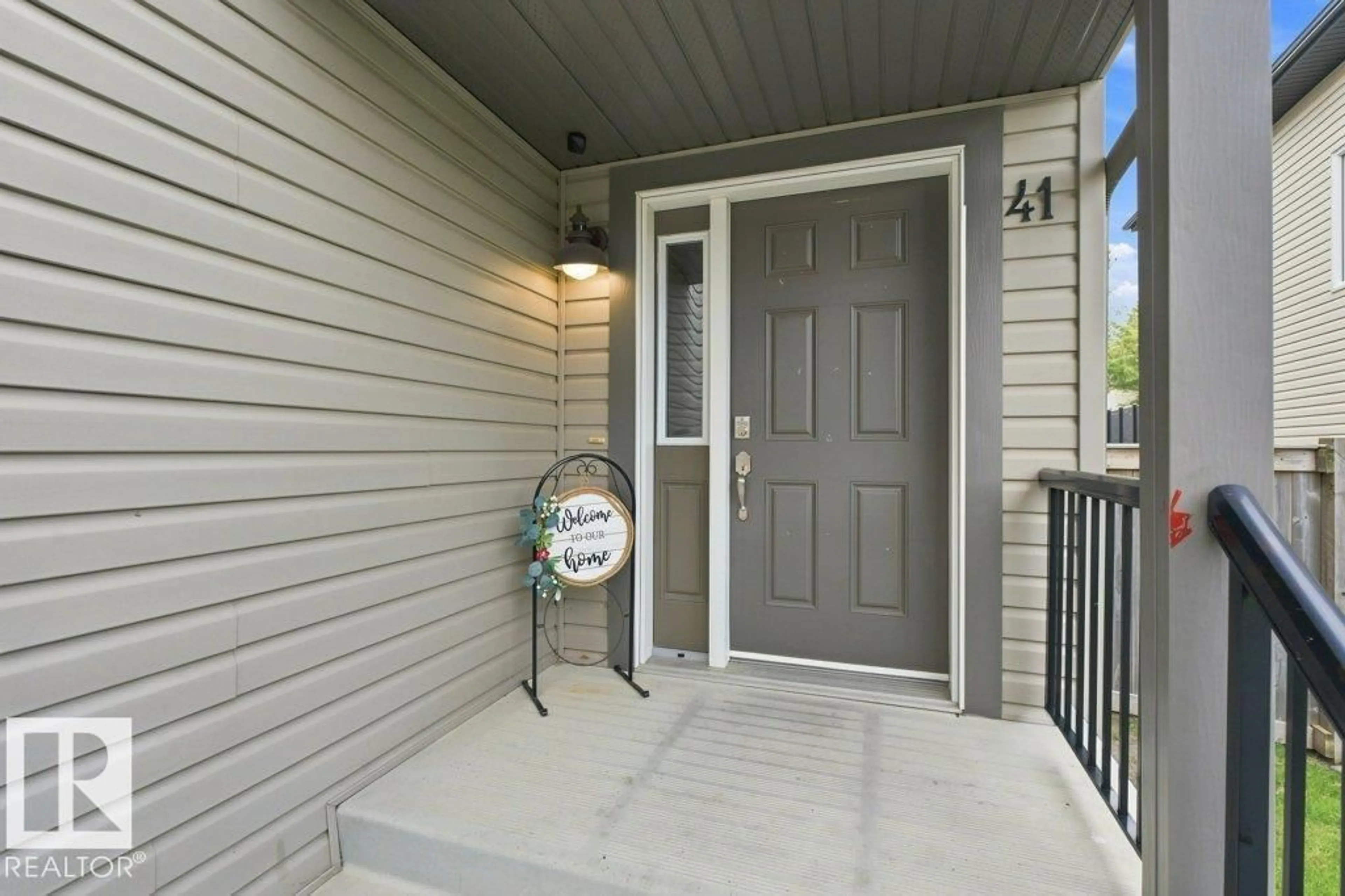 Indoor entryway for 41 ASHTON GA, Spruce Grove Alberta T7X0H9