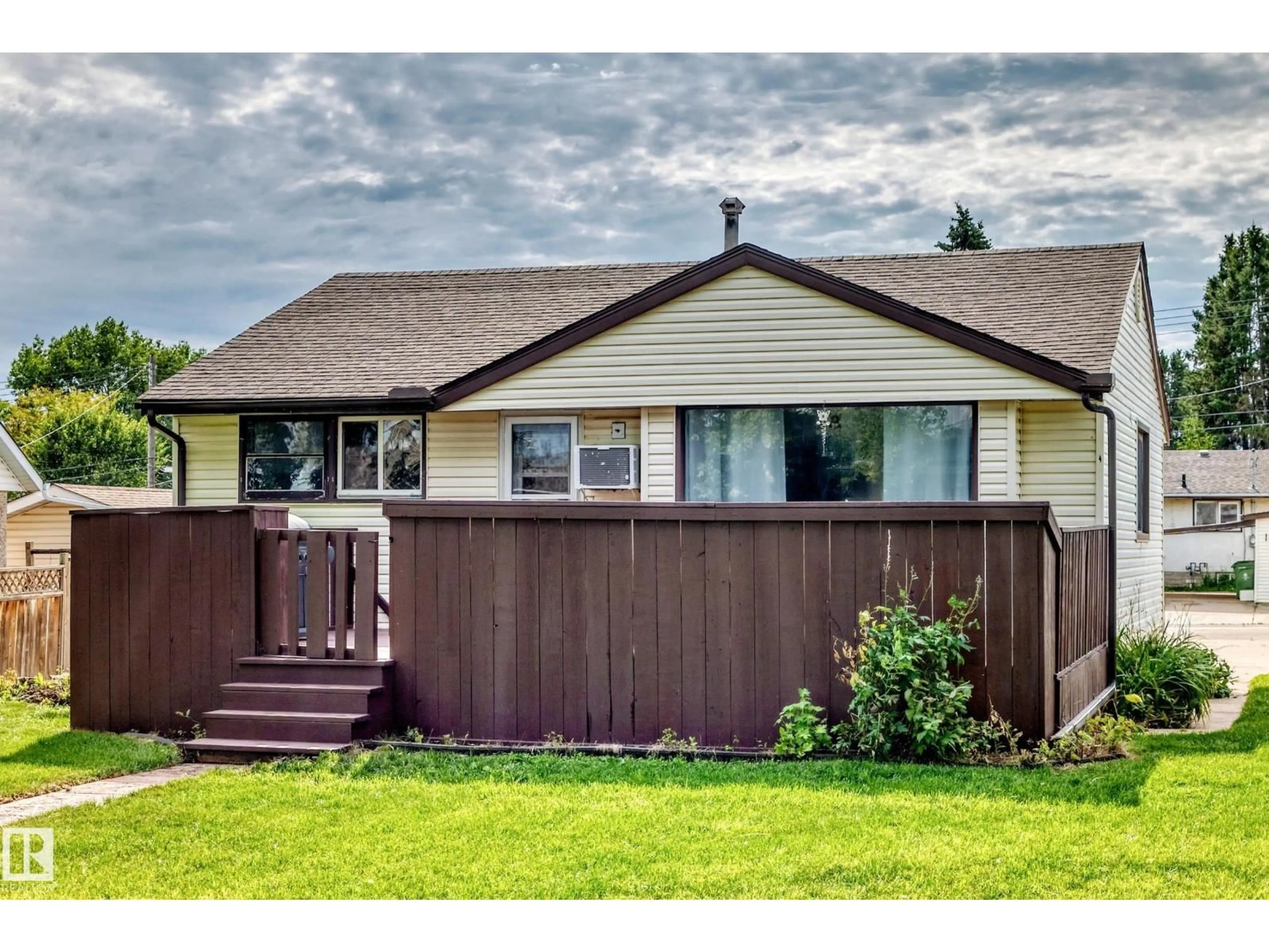 Home with vinyl exterior material, unknown for 50 ROCQUE, Fort Saskatchewan Alberta T8L2N5